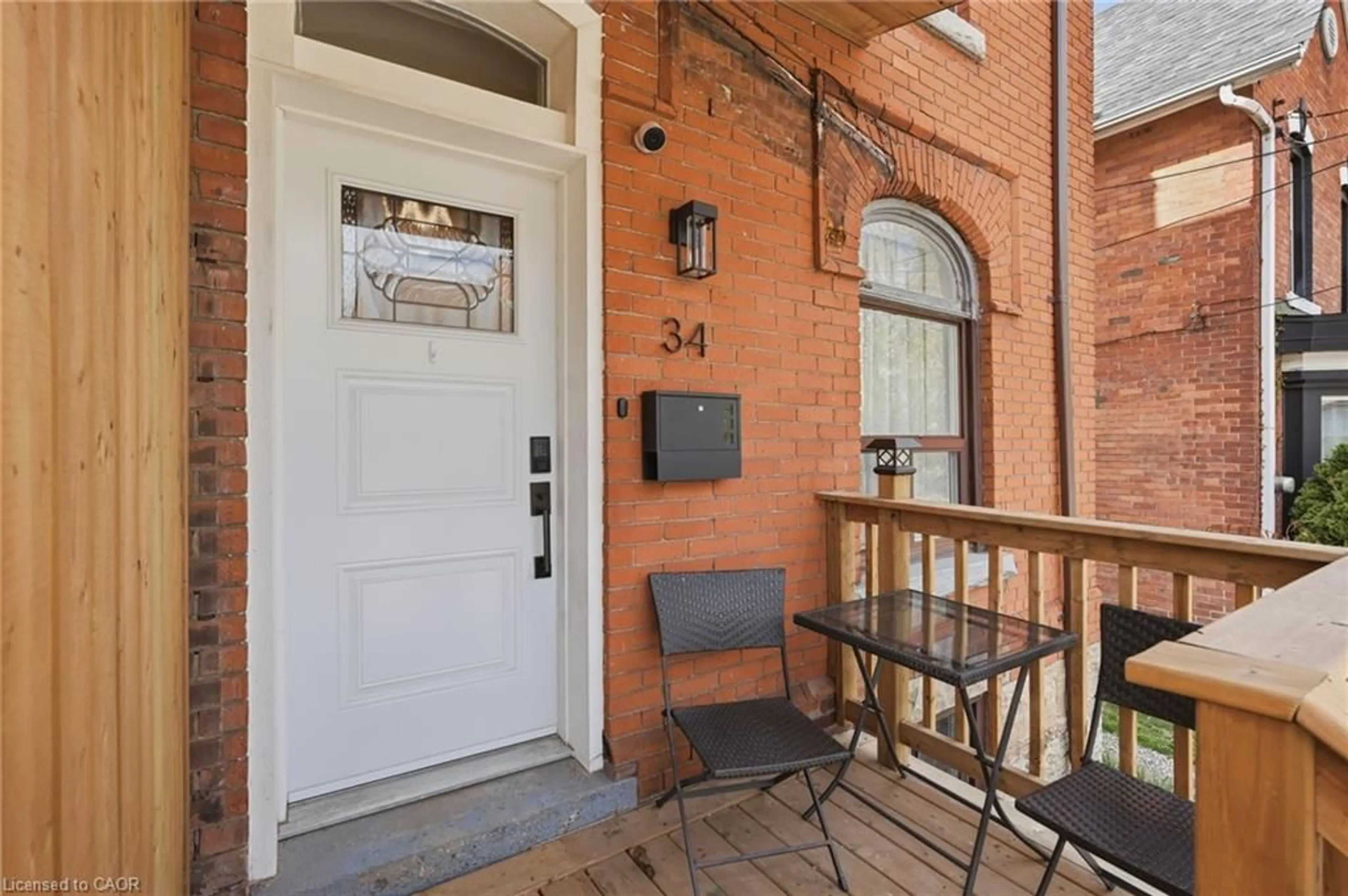 Indoor entryway for 120 Court Dr #35, Paris Ontario N3L 0N2
