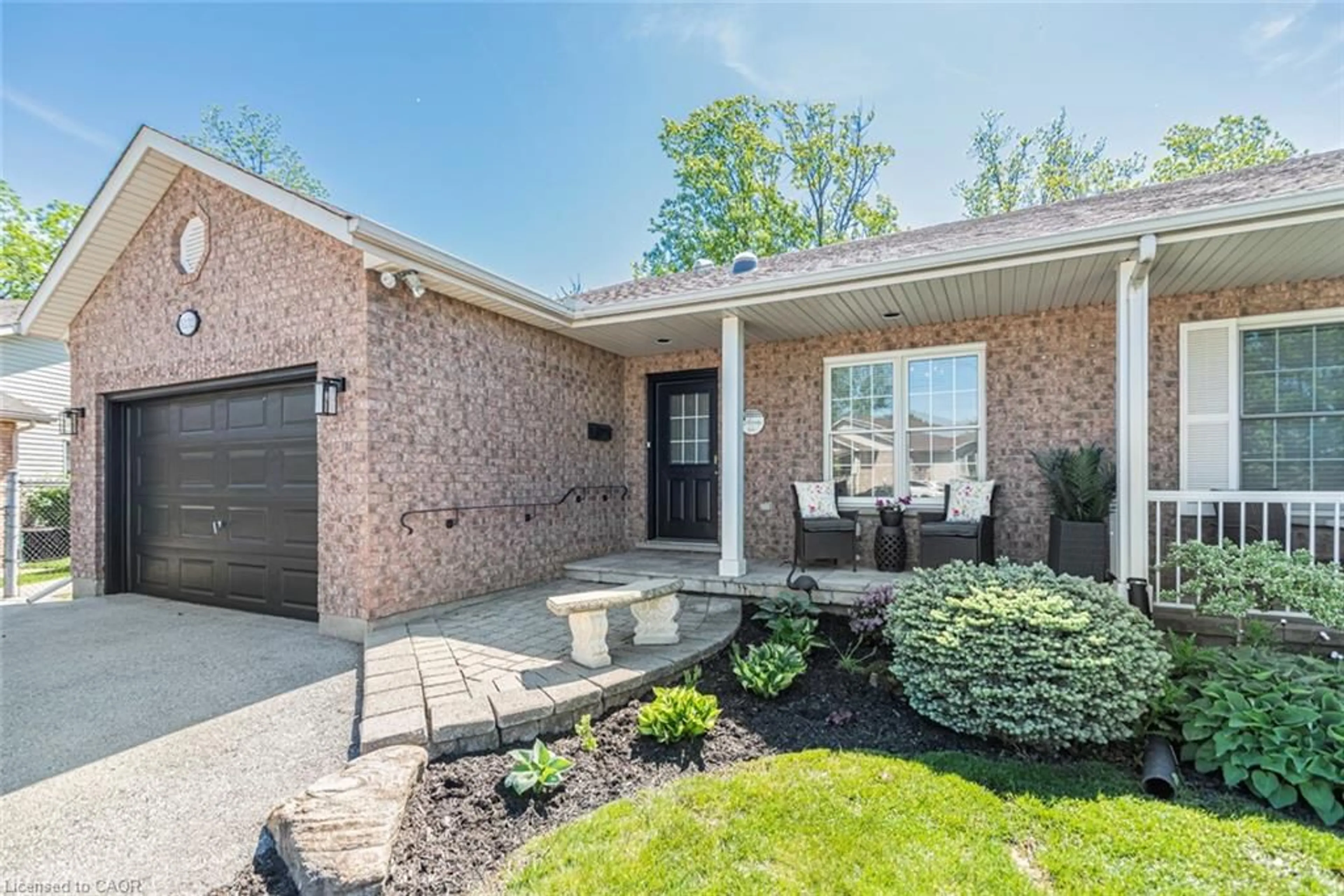 Home with brick exterior material, street for 5132 Mulberry Dr, Beamsville Ontario L3J 0J7