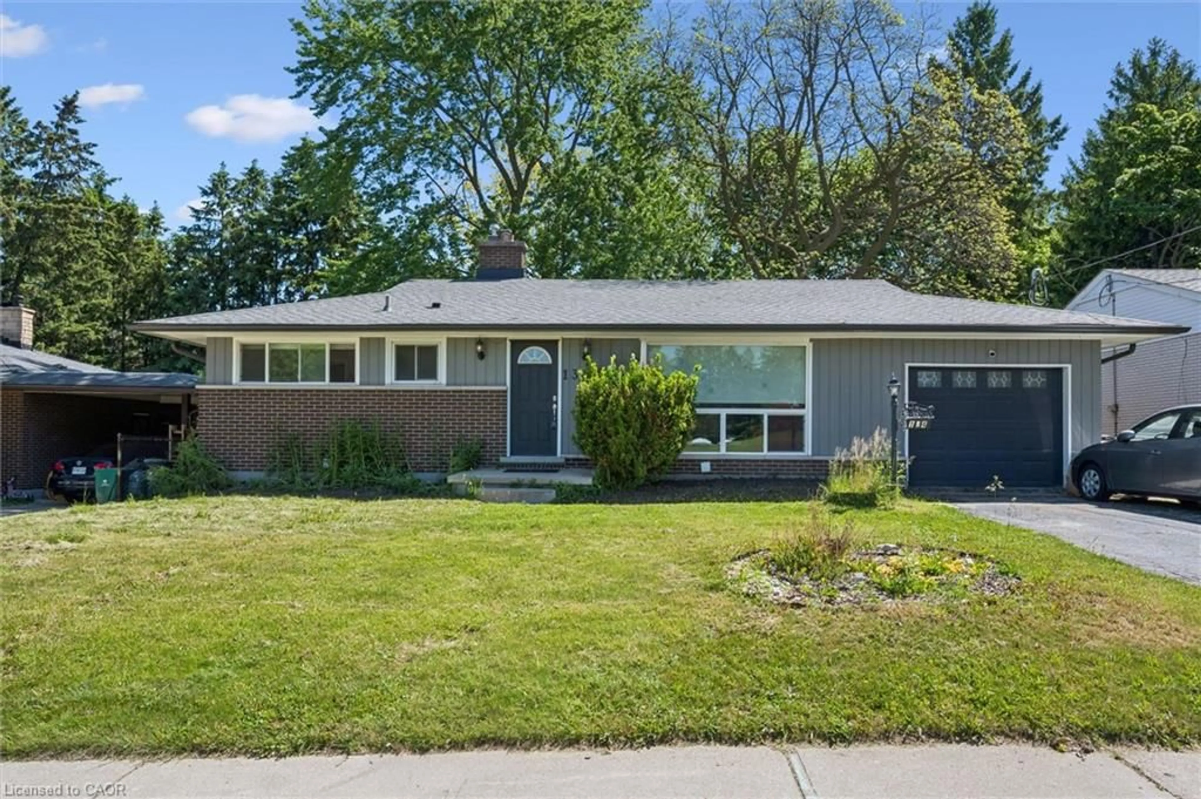 Home with vinyl exterior material, street for 134 Westmount Rd, Kitchener Ontario N2M 4Y5