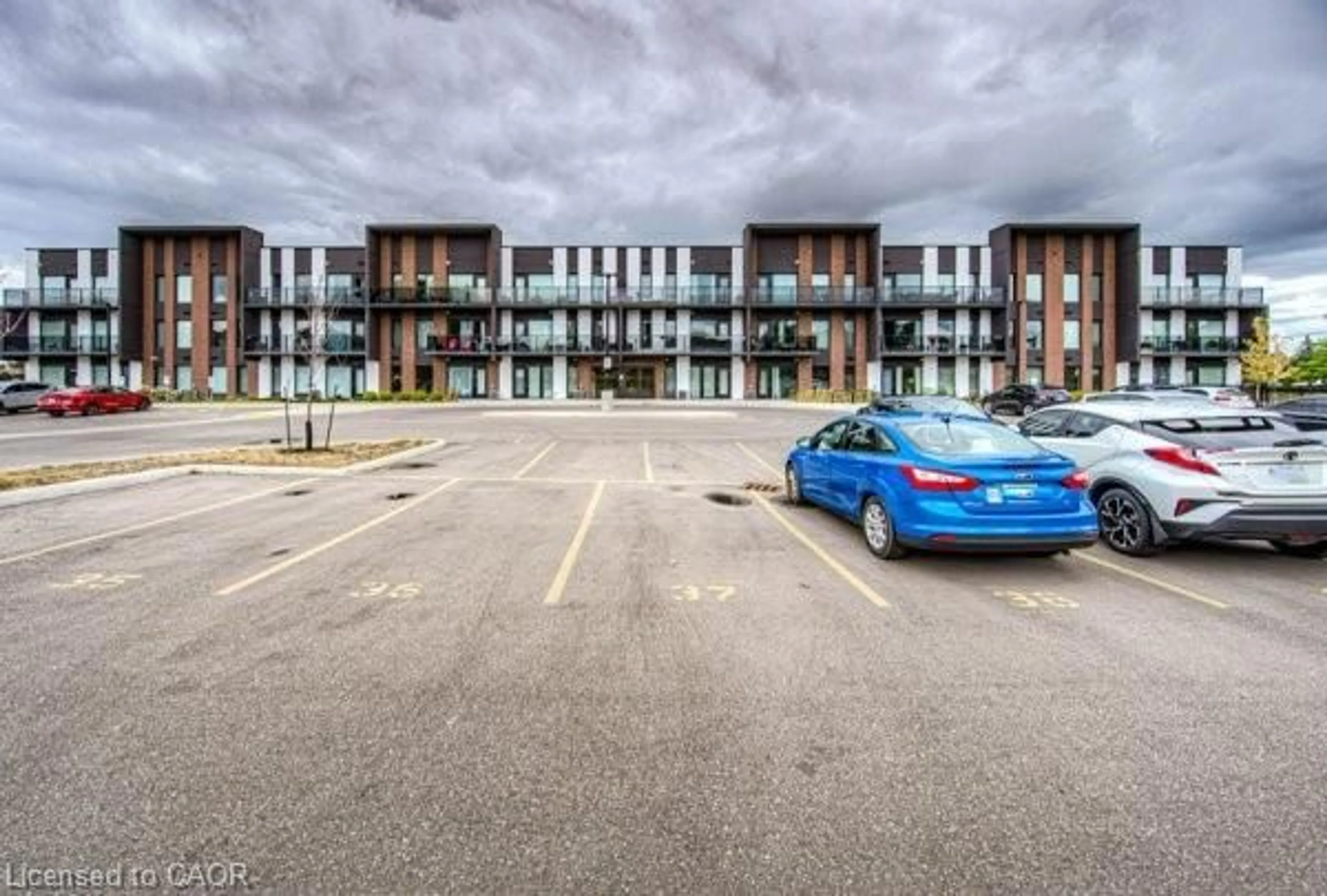 Parking for 5 Wake Robin Dr #107, Kitchener Ontario N2E 0H6