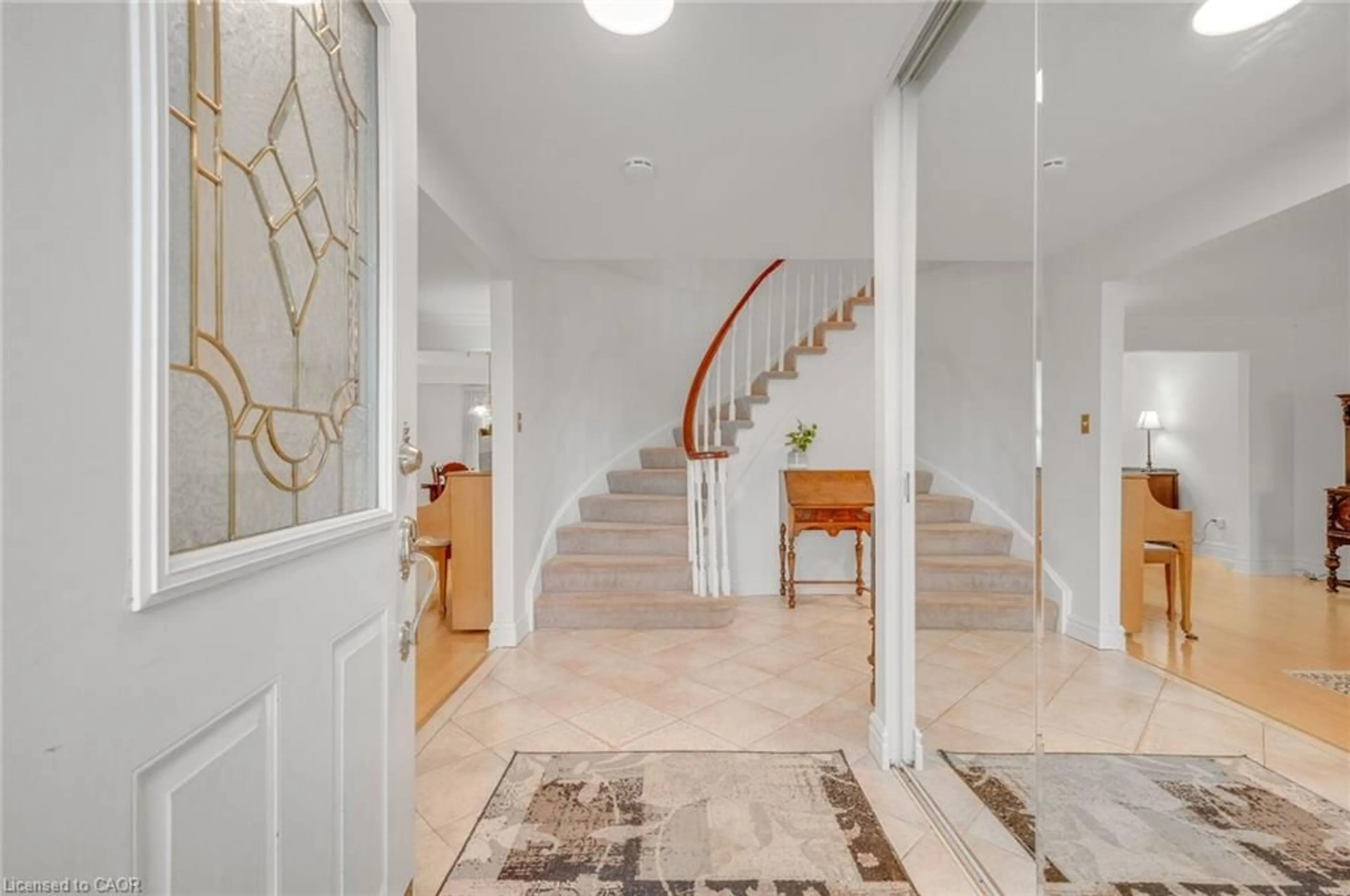 Indoor foyer for 6366 Miller's Grove, Mississauga Ontario L5N 3M7
