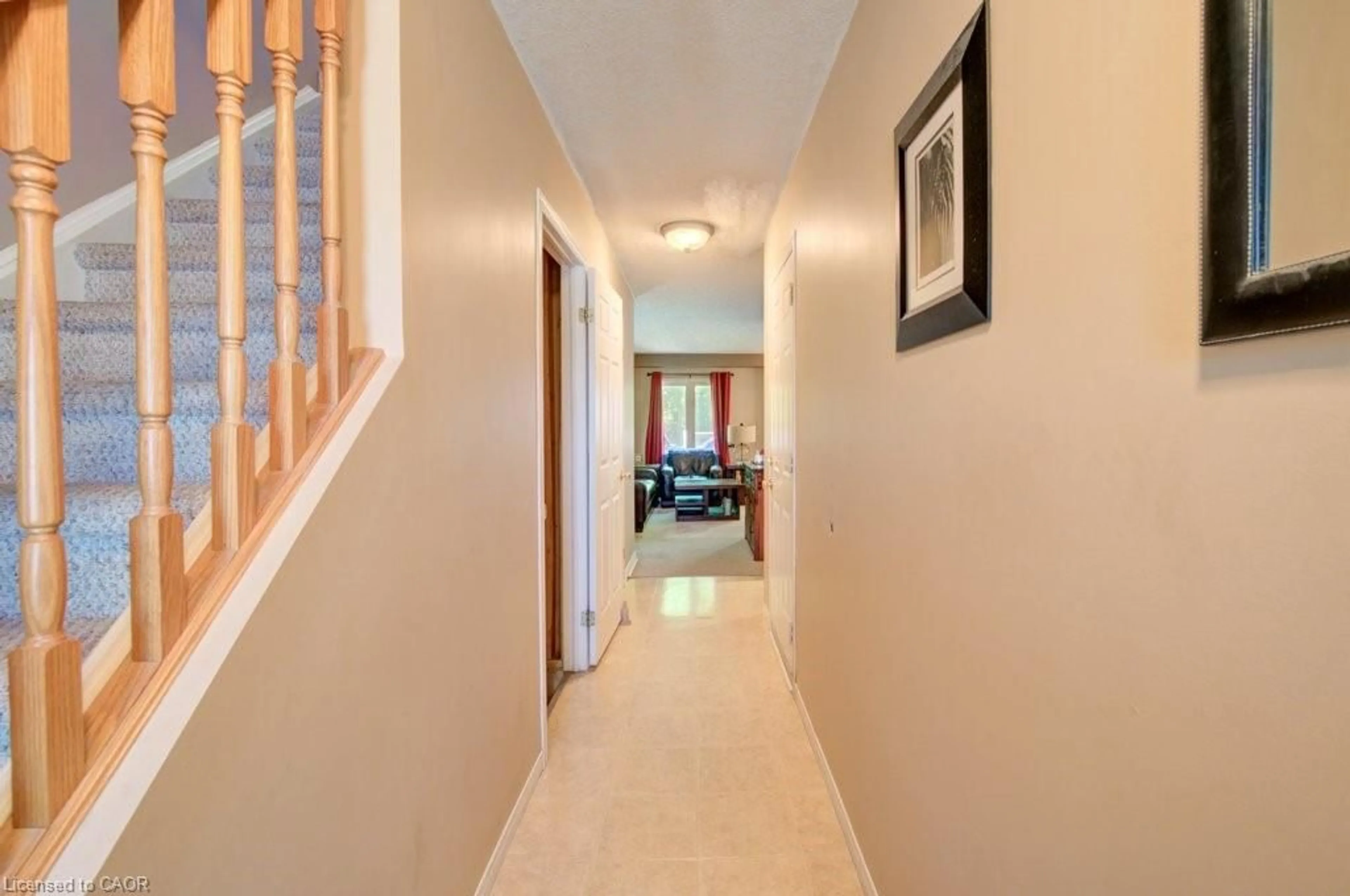 Indoor foyer for 175 David Bergey Dr #P86, Kitchener Ontario N2E 4H8