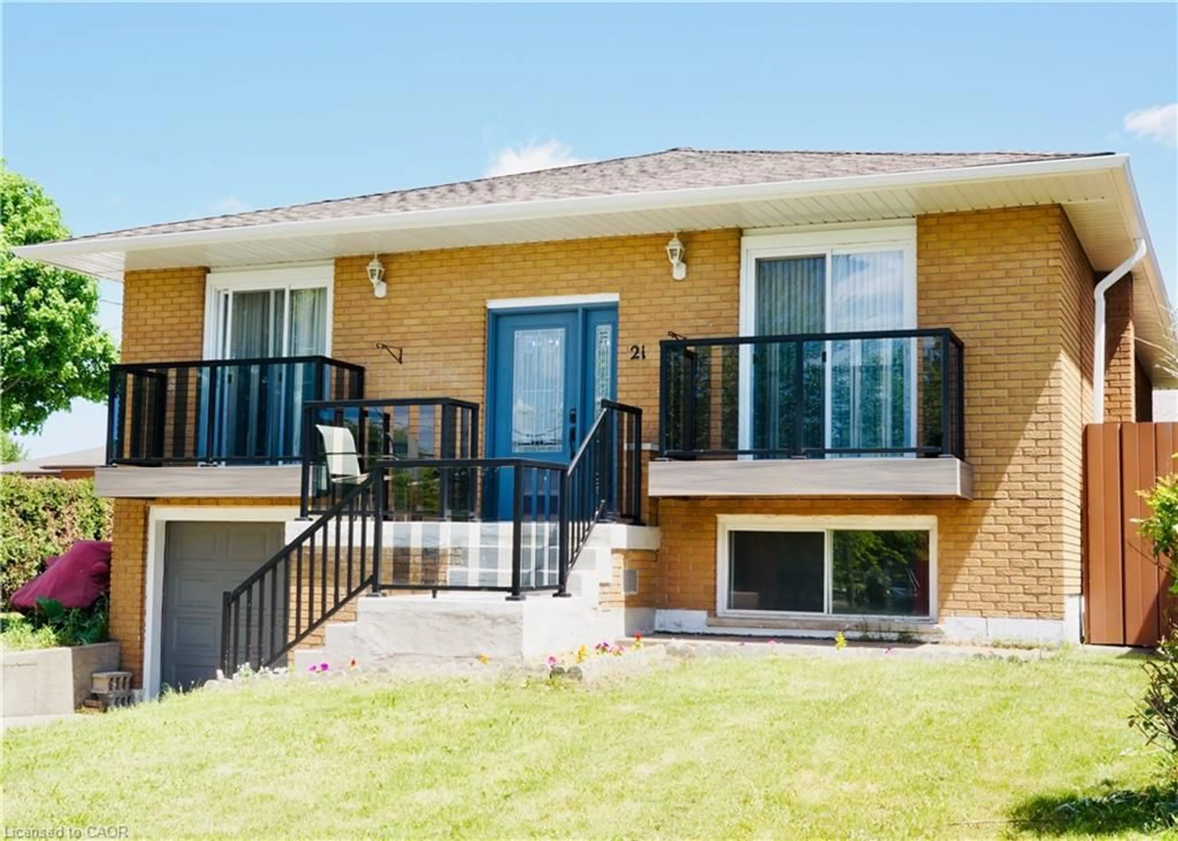Home with brick exterior material, unknown for 21 Deschene Ave, Hamilton Ontario L9A 3J8