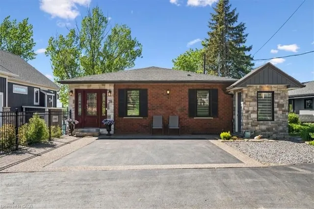 39 Holly Trail, Puslinch 2