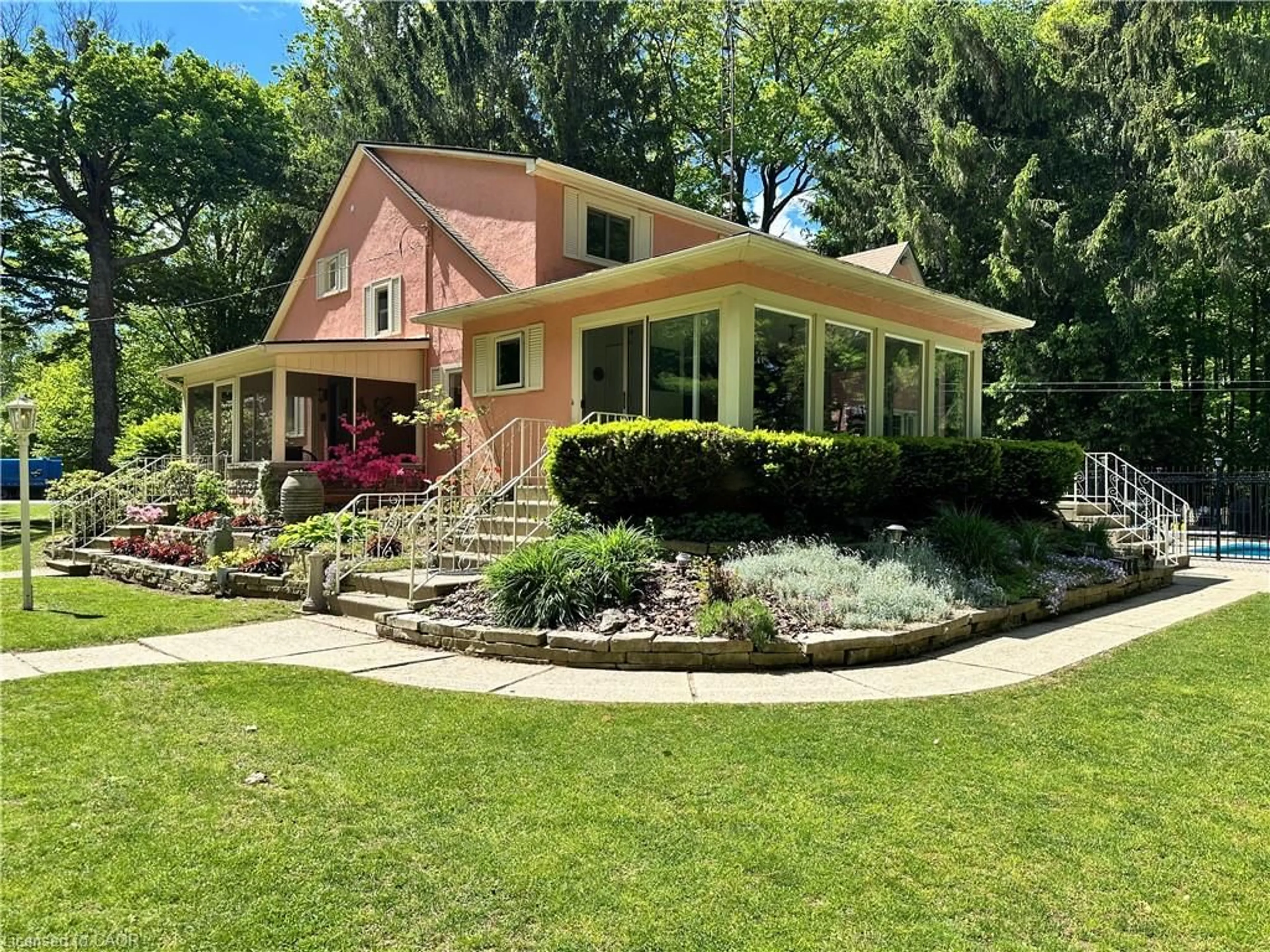 Home with vinyl exterior material, street for 1427 Highway 3, Dunnville Ontario N1A 2W2