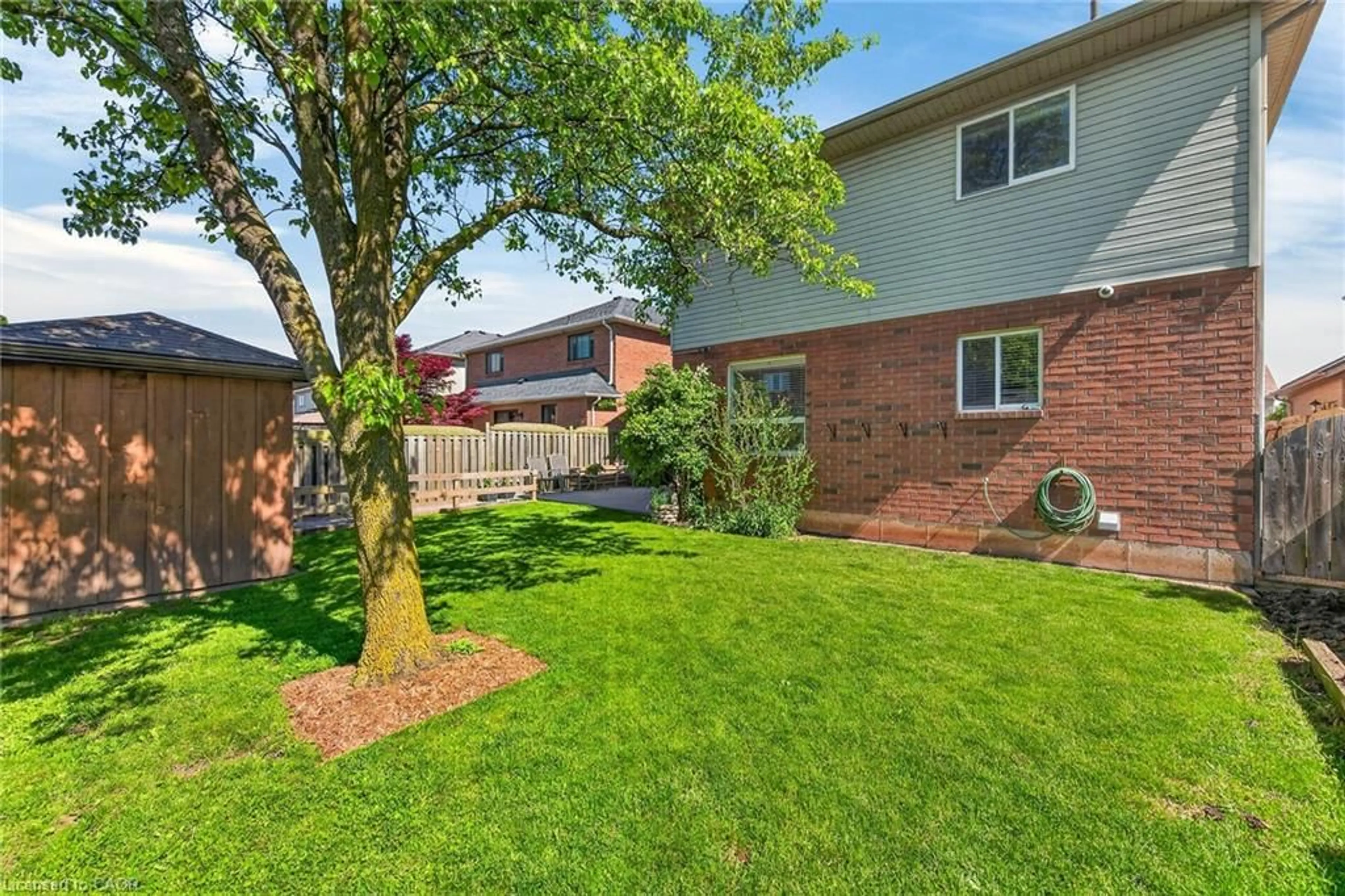 Patio, street for 234 Gatestone Dr, Stoney Creek Ontario L8J 3Y6
