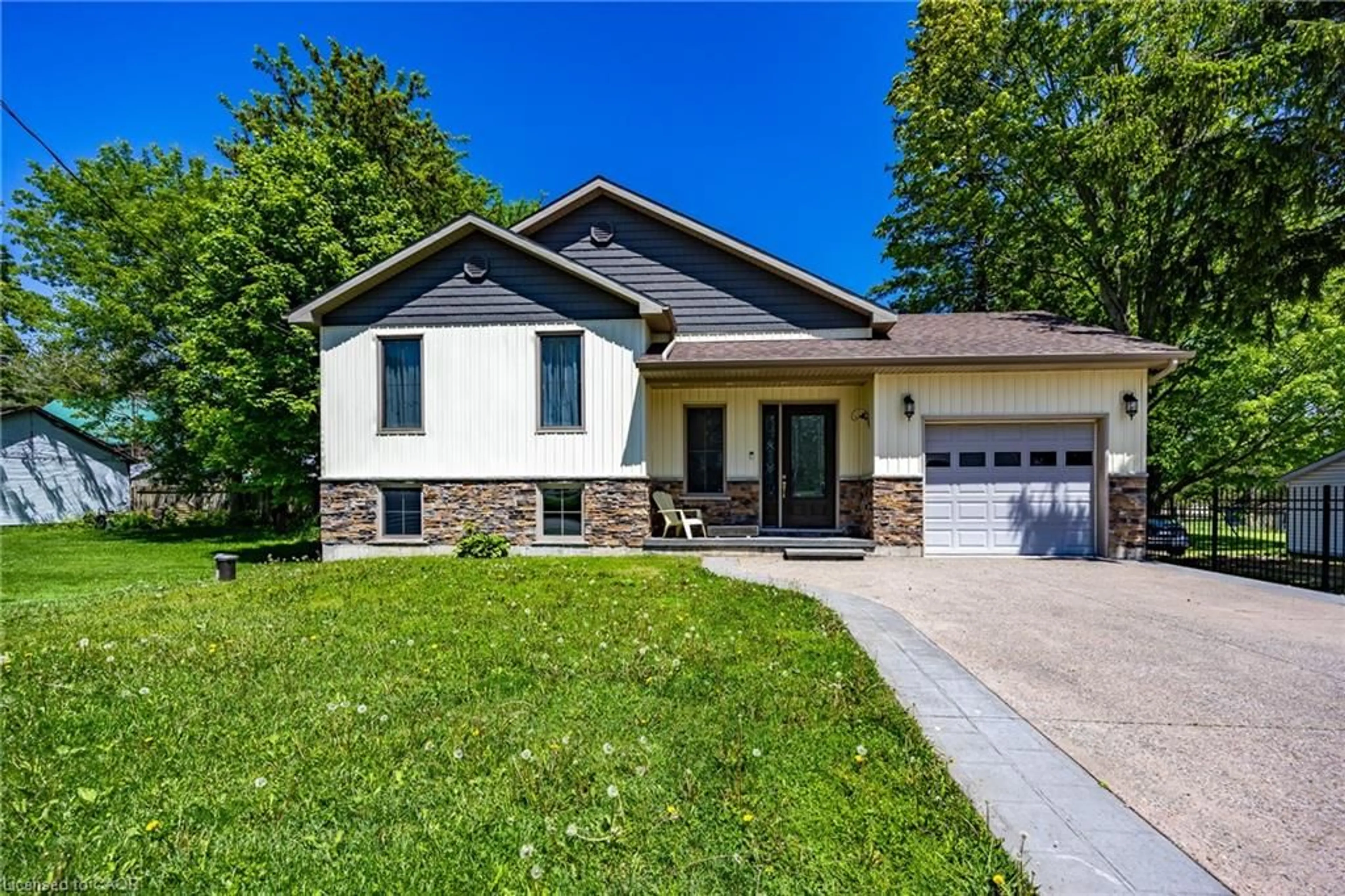 Home with brick exterior material, street for 514 Fishers Glen Rd, Vittoria Ontario N0E 1W0