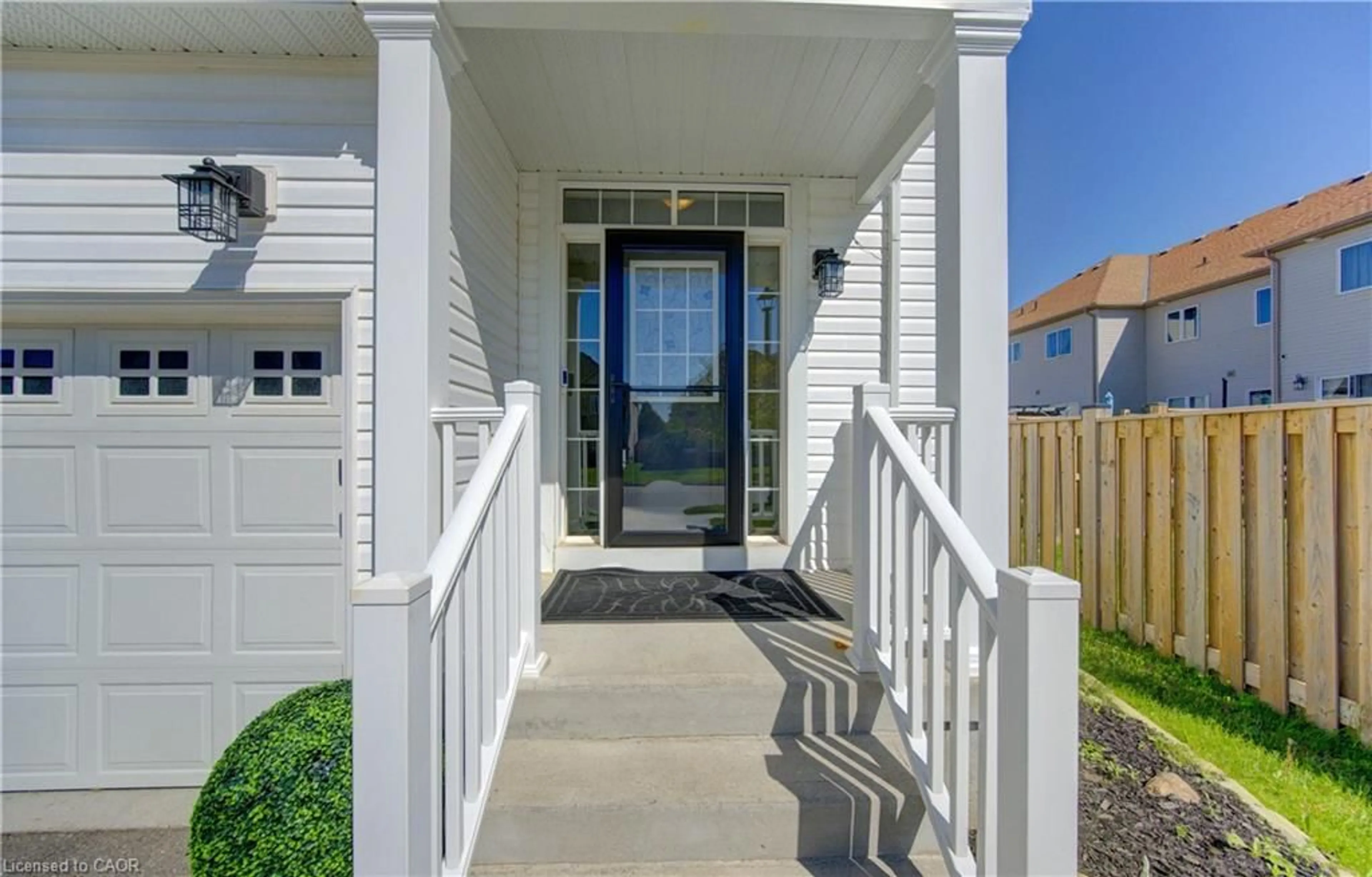 Indoor entryway for 79 Ryan St, Fergus Ontario N1M 0E4