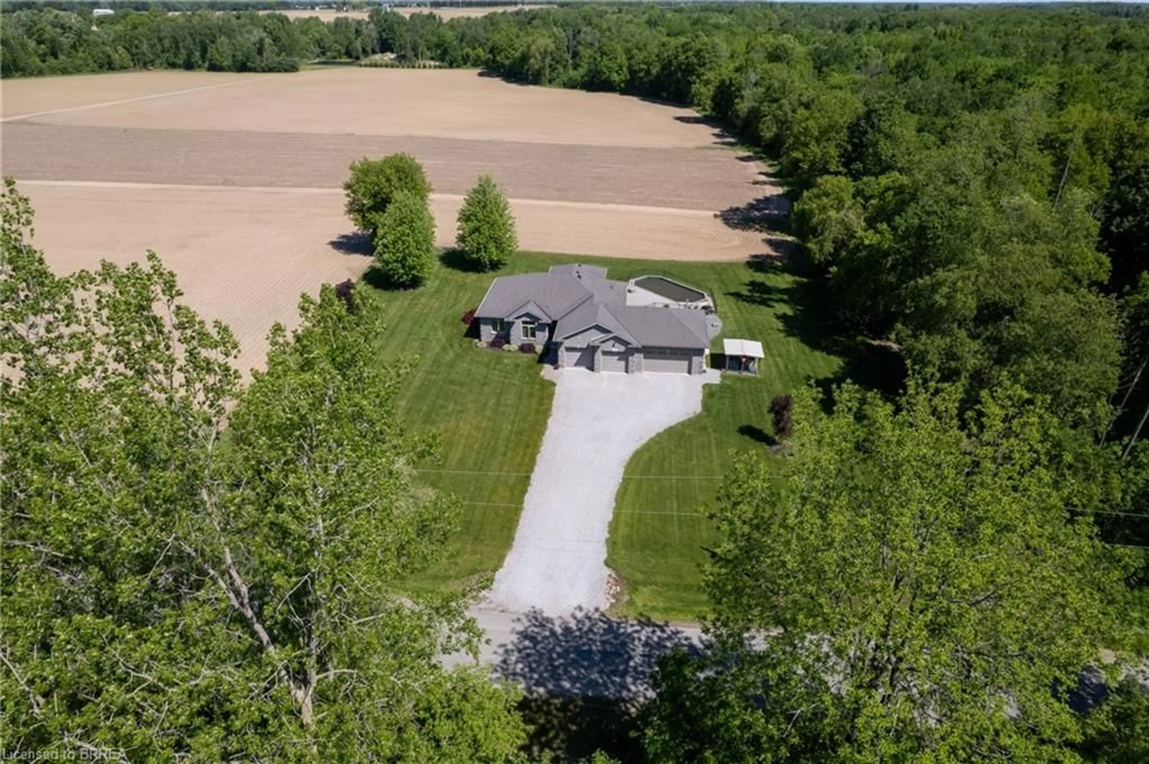 A pic from outside/outdoor area/front of a property/back of a property/a pic from drone, unknown for 1827 Windham Road 3, Scotland Ontario N0E 1R0