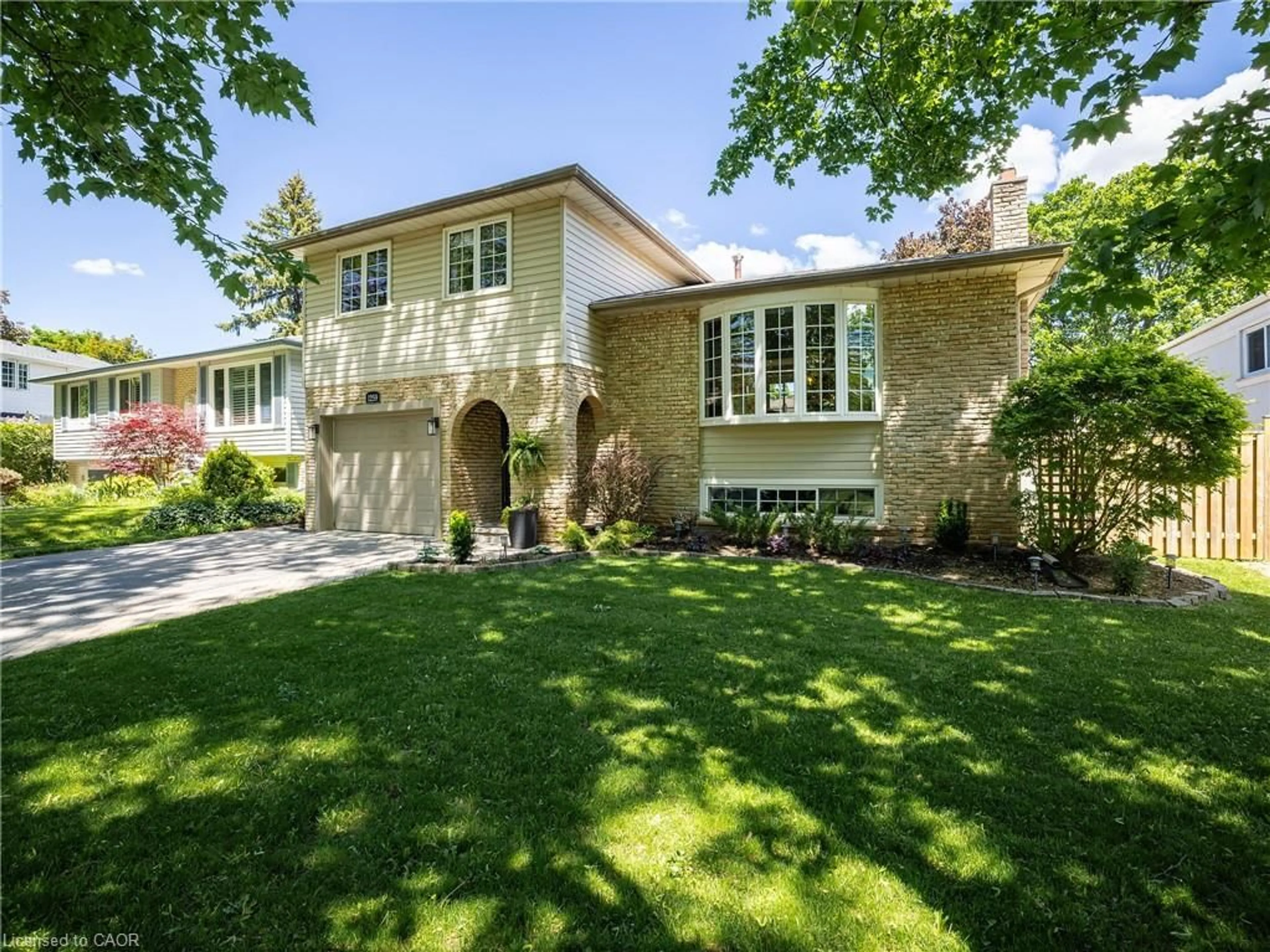 Home with brick exterior material, street for 1259 Richards Cres, Oakville Ontario L6H 1R5