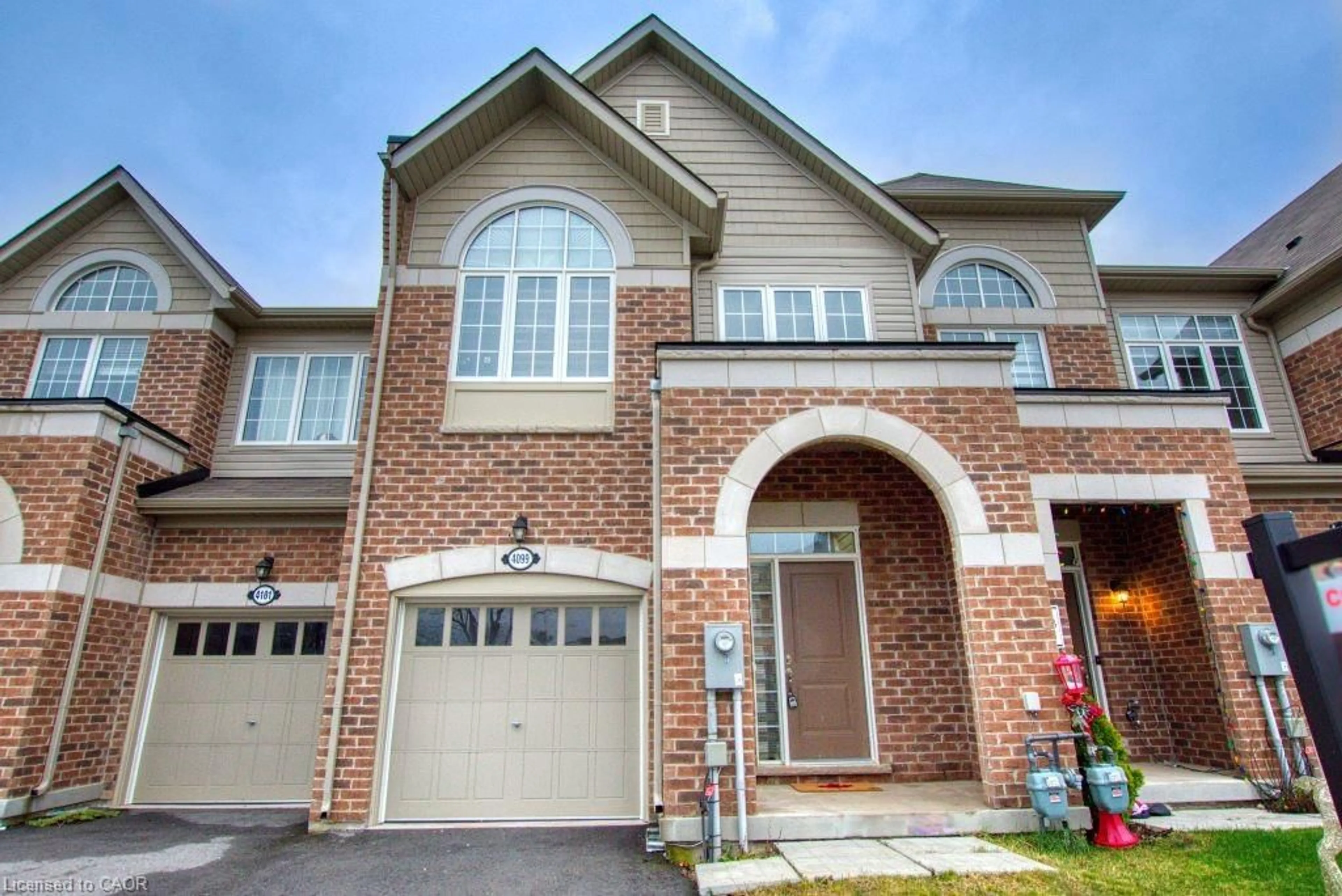 Home with brick exterior material, street for 4099 Maitland St, Beamsville Ontario L0R 1B6