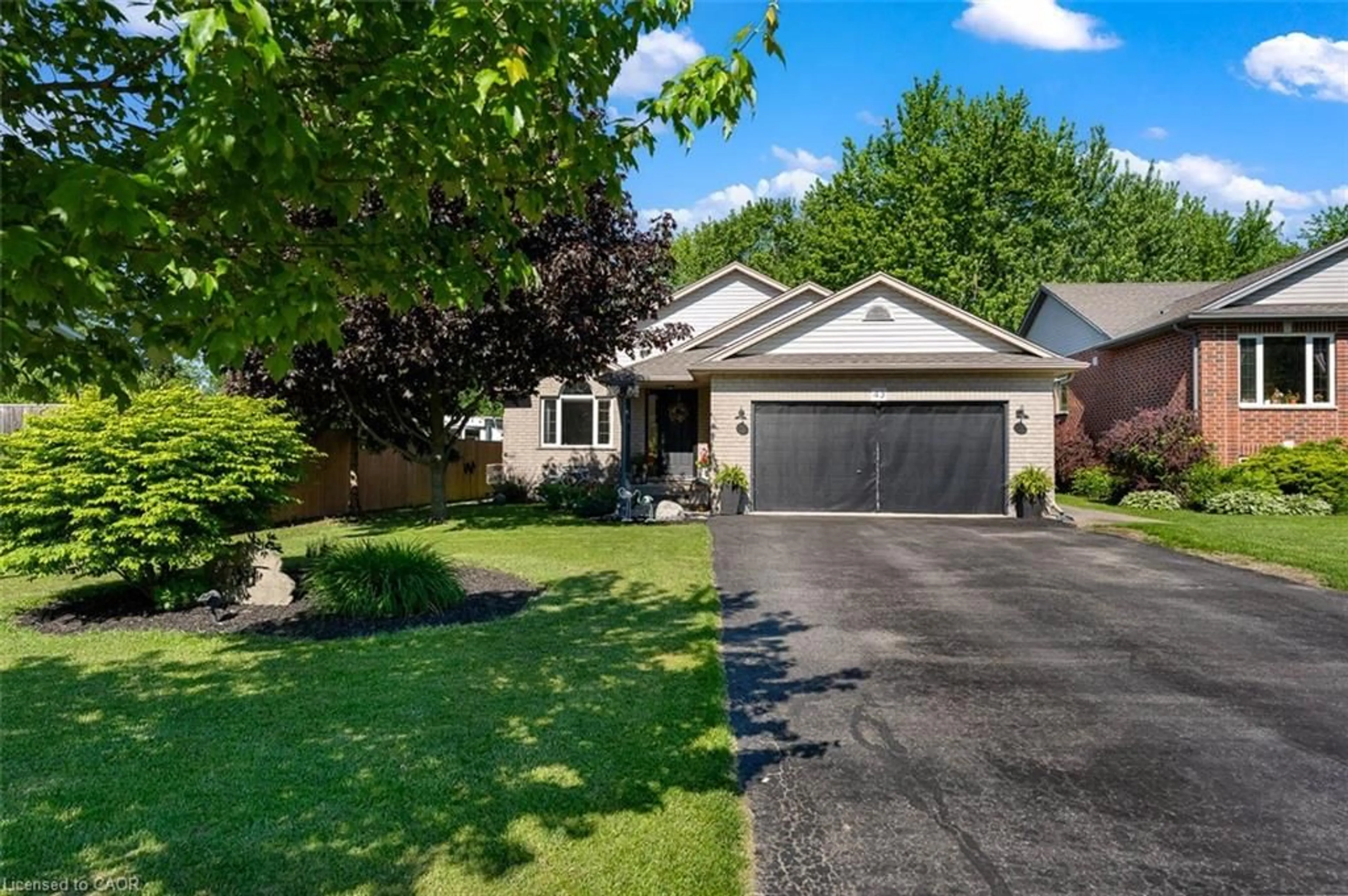 Home with vinyl exterior material, street for 43 Thorold Ave, Thorold Ontario L0S 1K0