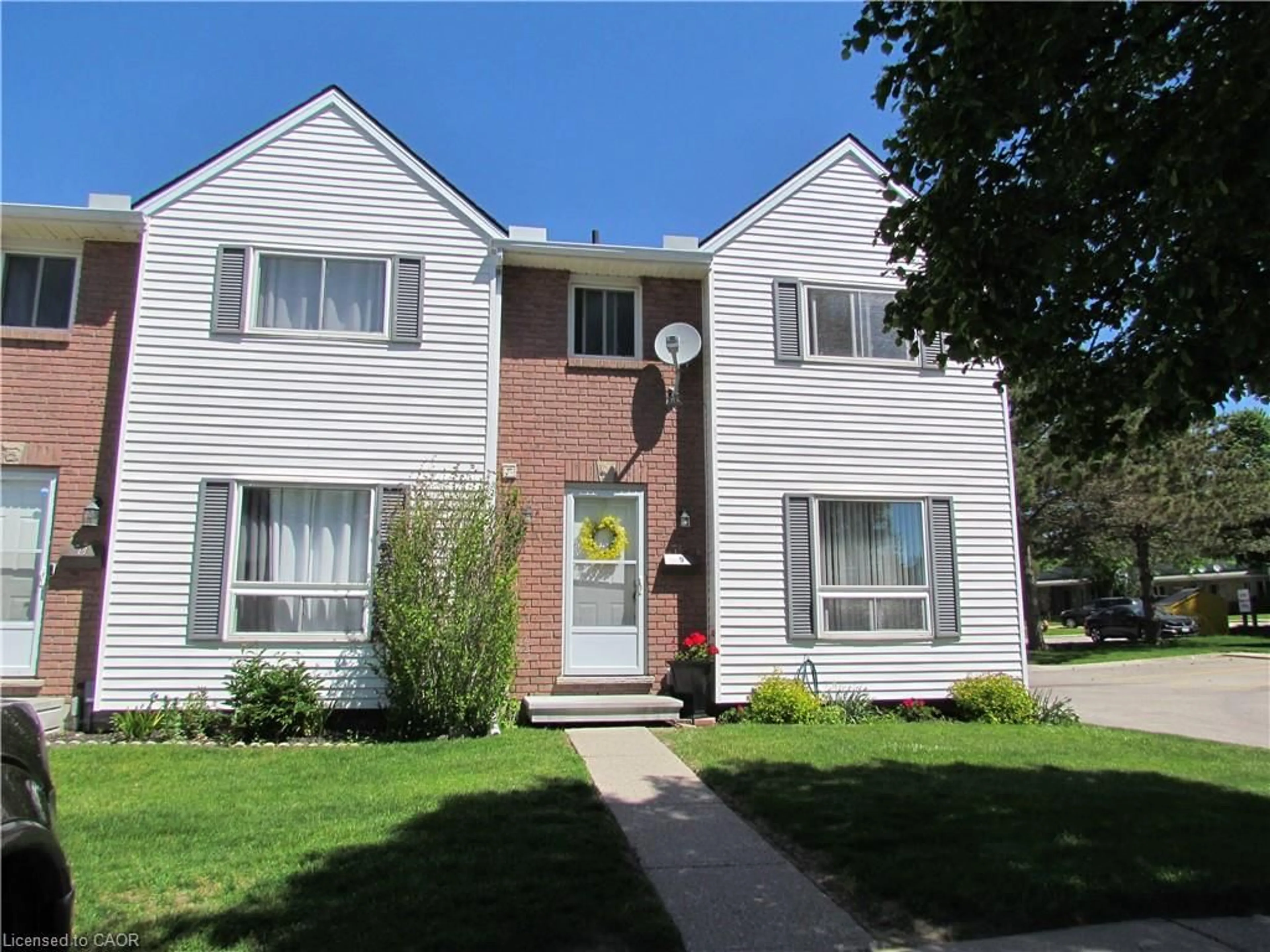Home with vinyl exterior material, street for 380 Quarterline Rd #9, Tillsonburg Ontario N4G 5L5