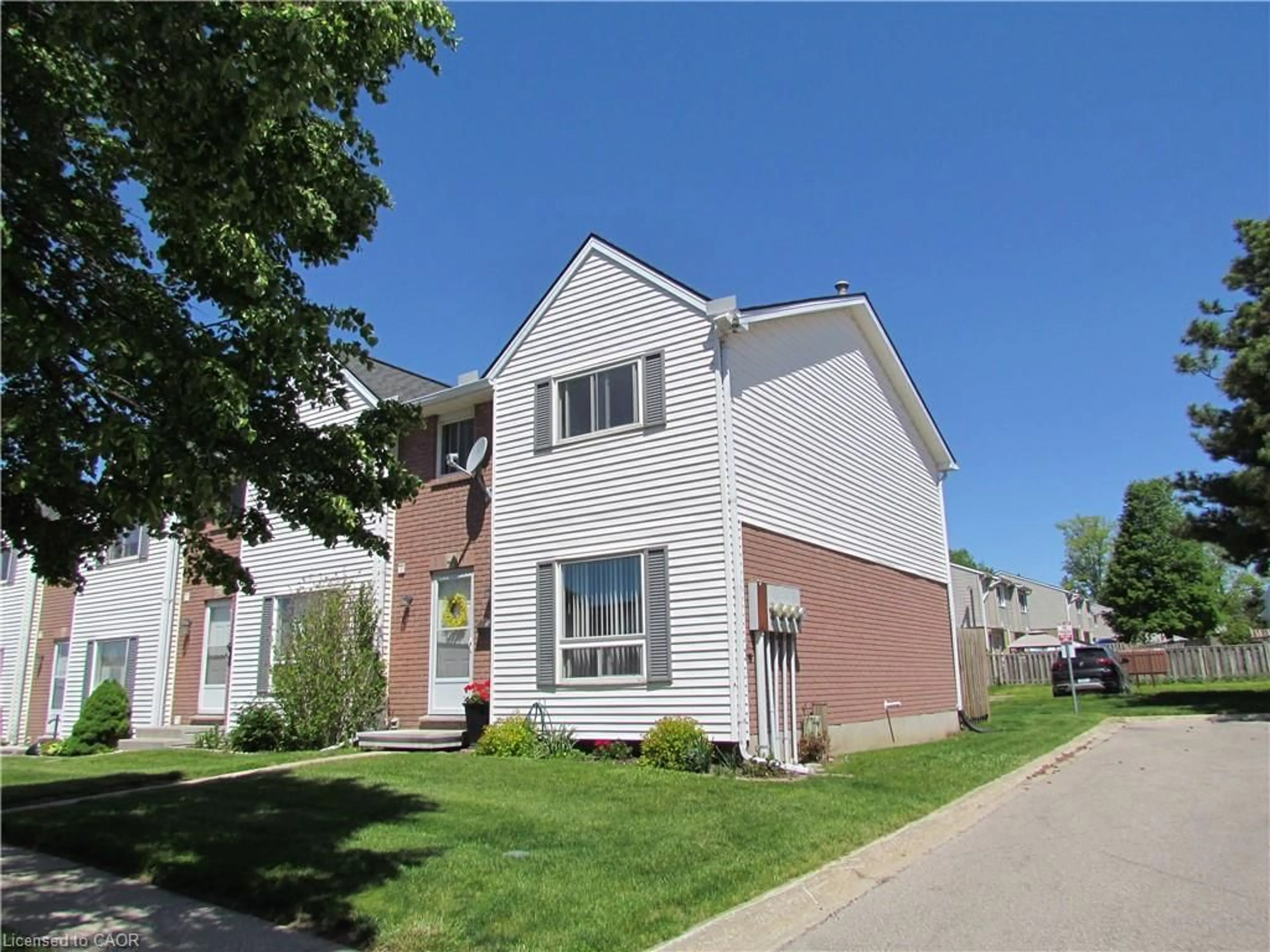 Home with vinyl exterior material, street for 380 Quarterline Rd #9, Tillsonburg Ontario N4G 5L5