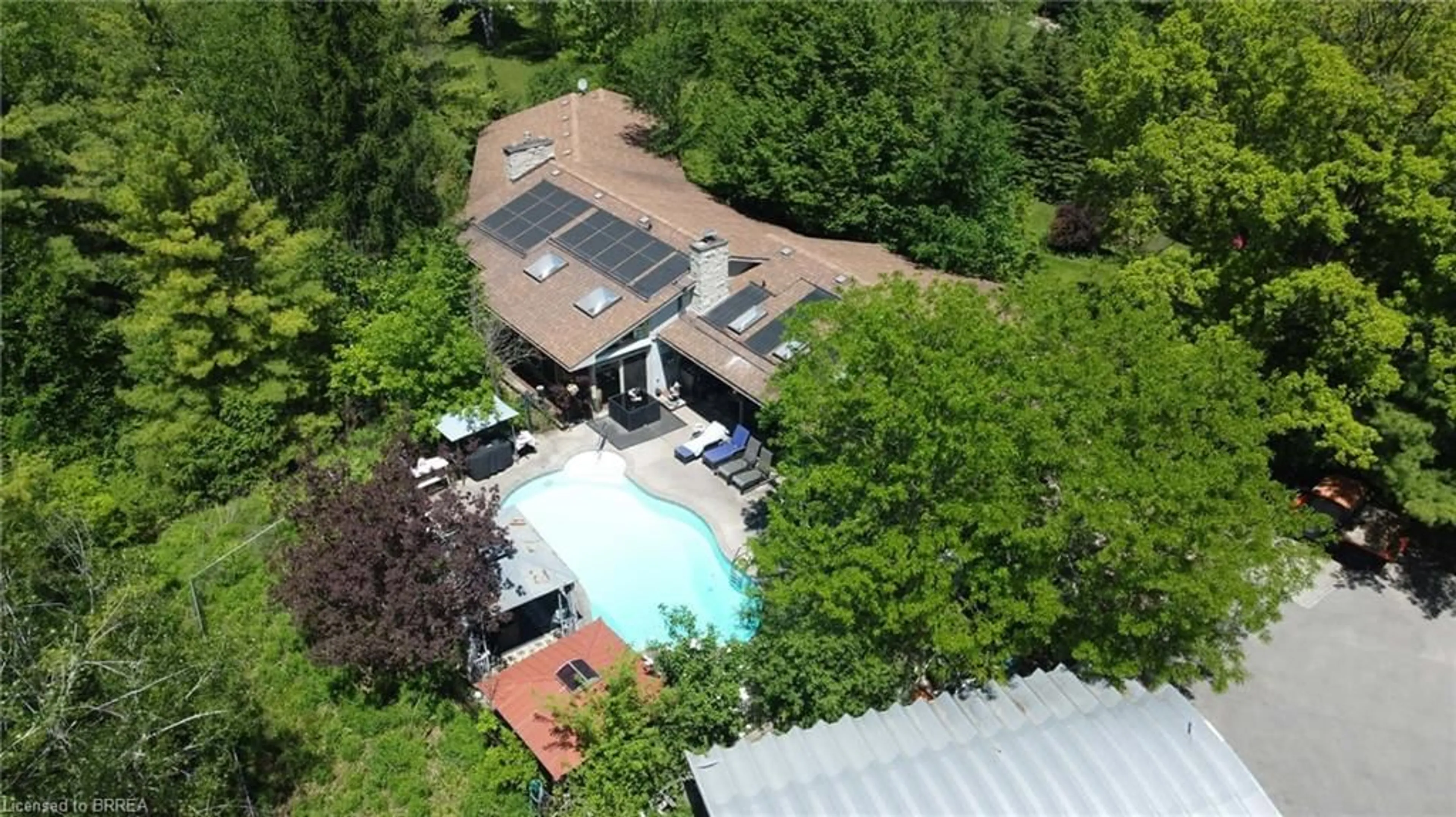 A pic from outside/outdoor area/front of a property/back of a property/a pic from drone, unknown for 999 5 Conc, Flamborough Ontario L9H 5E2