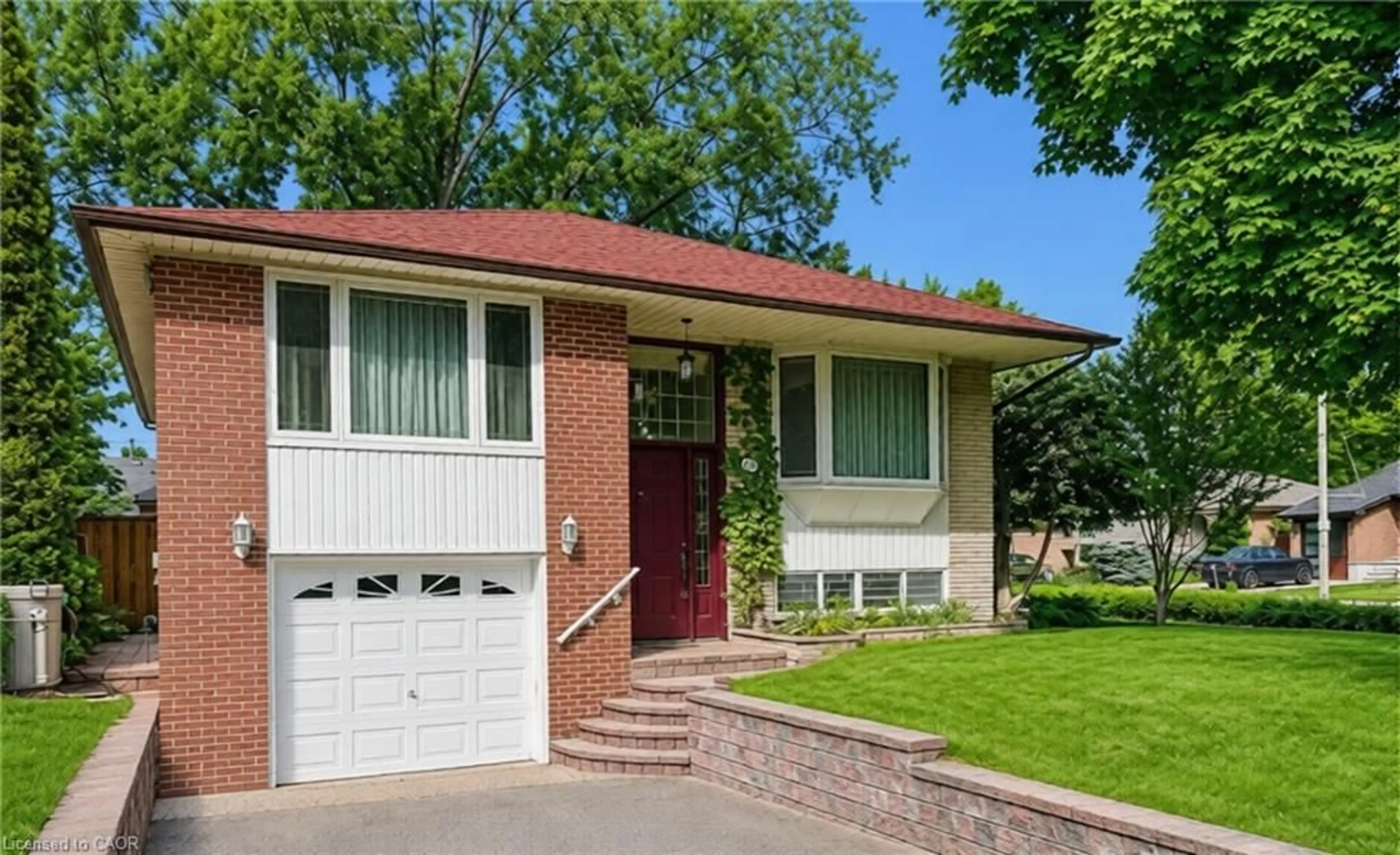 Home with brick exterior material, street for 1571 Muir Rd, Mississauga Ontario L5E 2J3