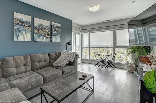 1 Victoria St #1713, Kitchener 2