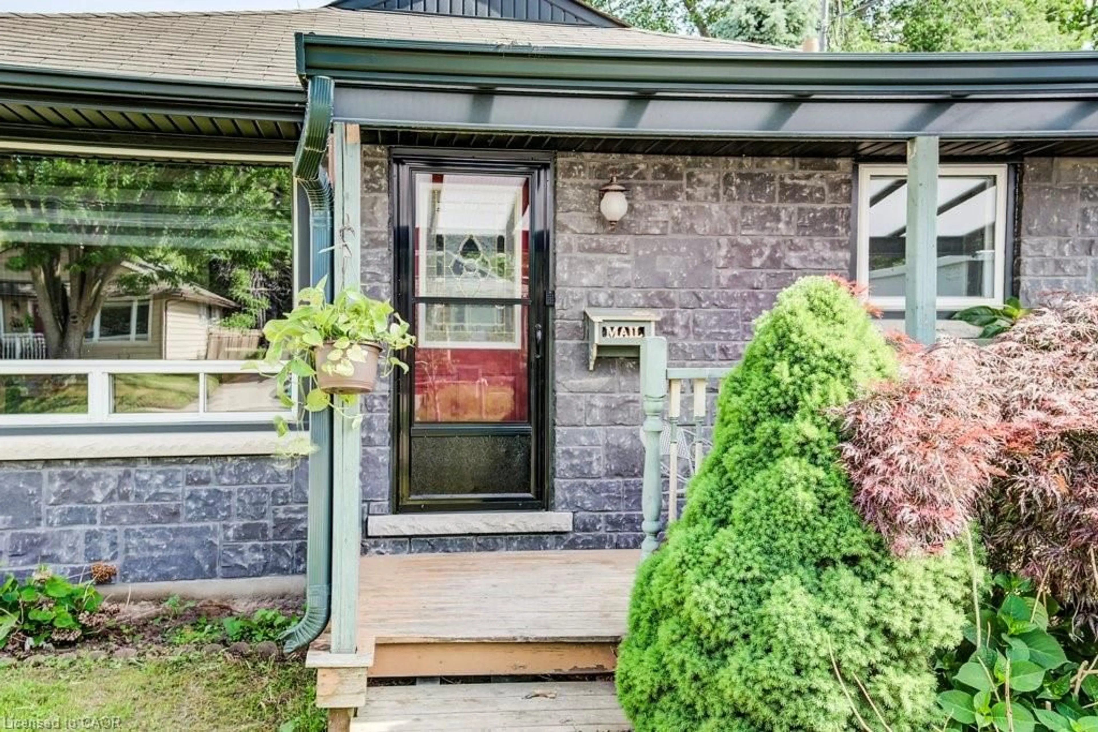 Home with brick exterior material, street for 173 Glen Rd, Kitchener Ontario N2M 3G3