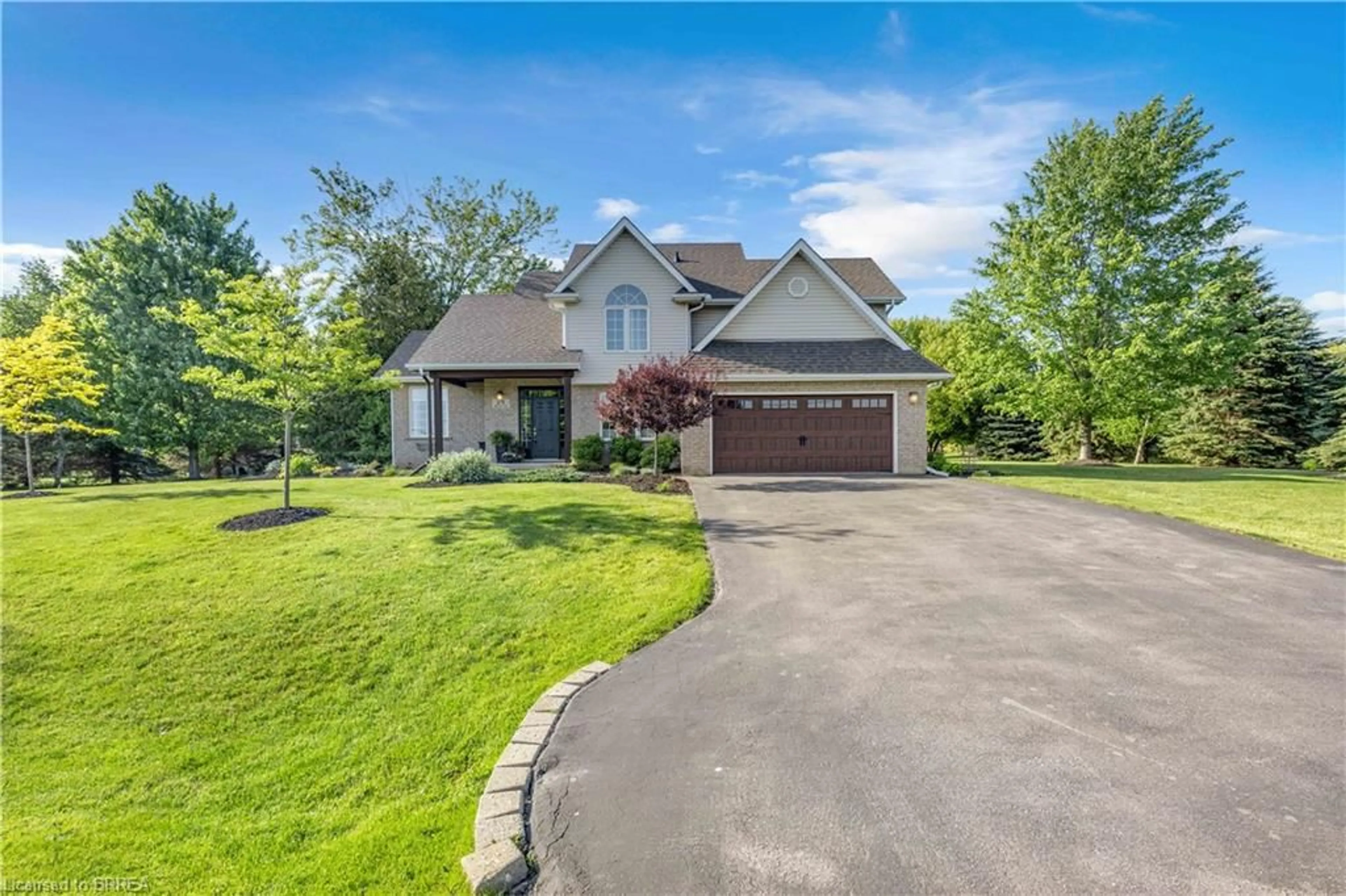 A pic from outside/outdoor area/front of a property/back of a property/a pic from drone, street for 25 Brian Dr, Burford Ontario N0E 1A0