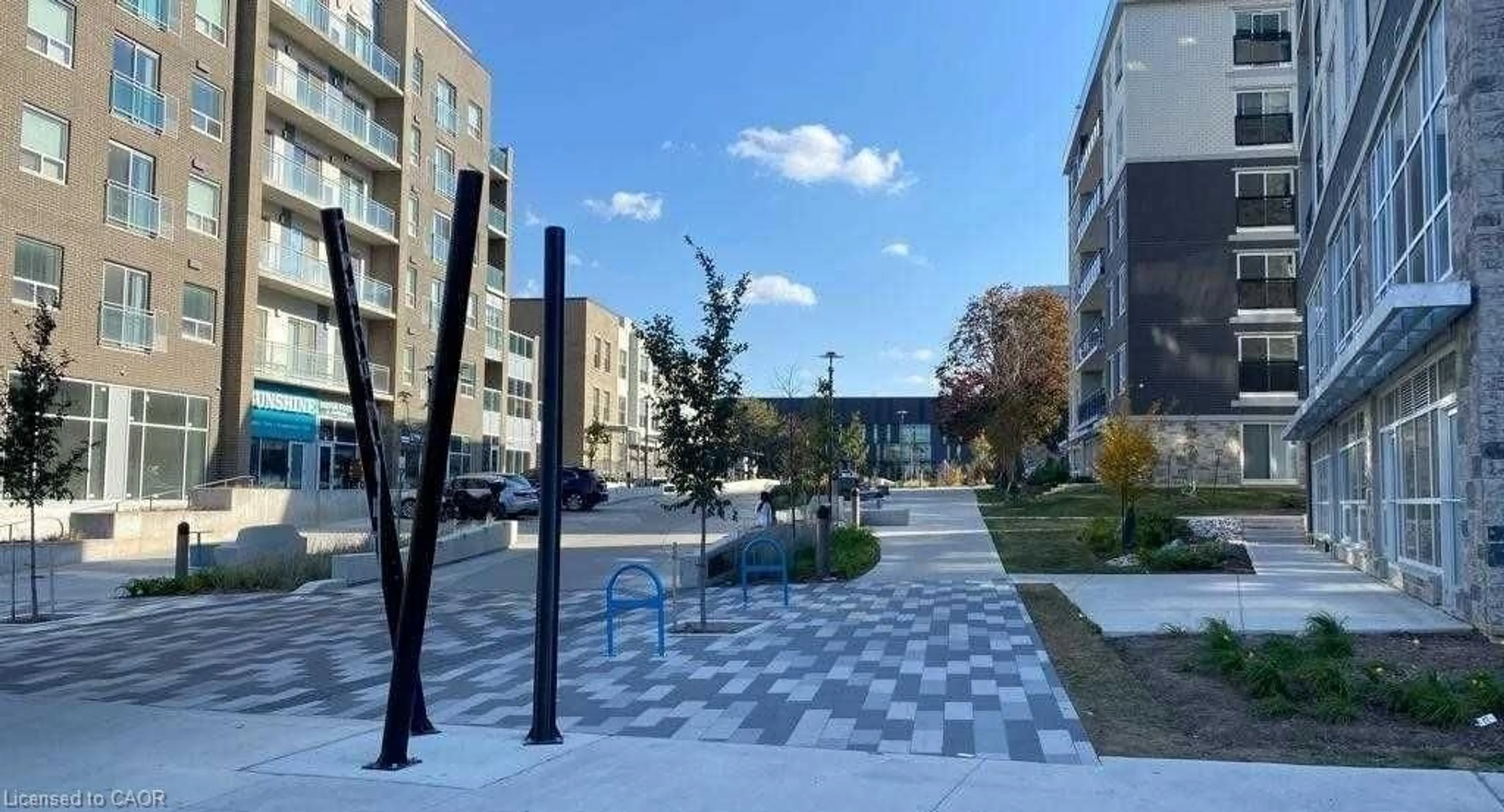 Patio, street for 275 Larch St #G503, Waterloo Ontario N2L 3R2