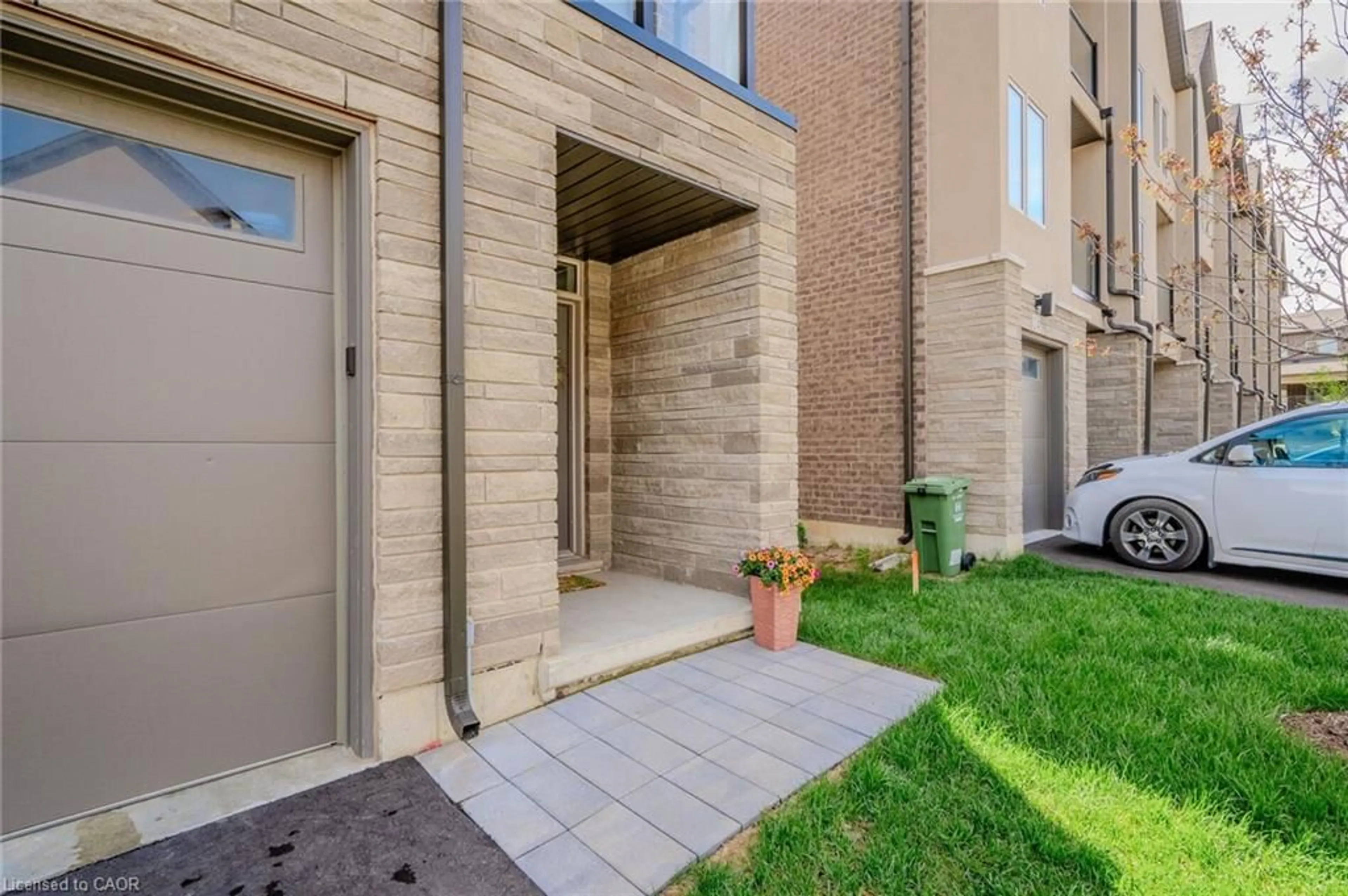 Unknown for 16 Raspberry Lane, Mount Hope Ontario L0R 1W0