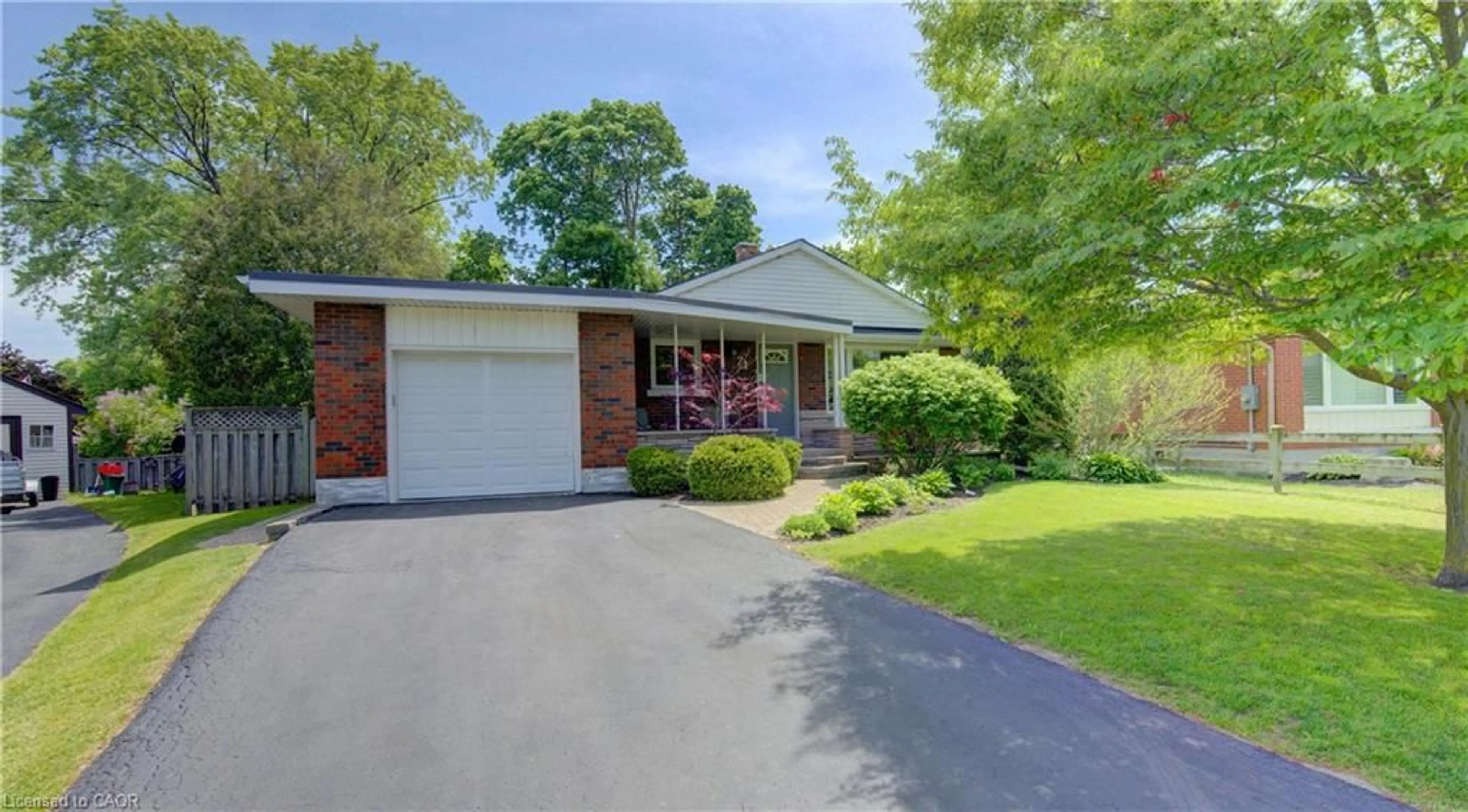 Home with brick exterior material, street for 71 Pinecrest Dr, Kitchener Ontario N2A 2G6