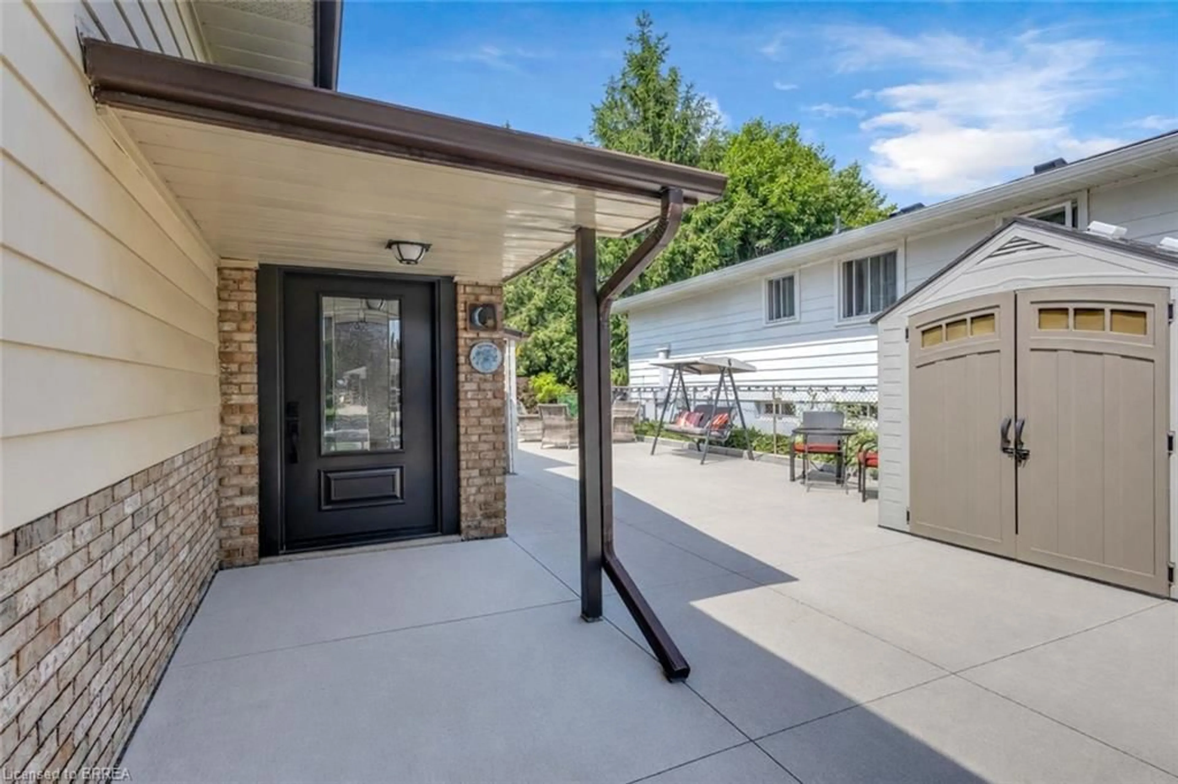 Patio, street for 46 Brisbane Blvd, Brantford Ontario N3S 4L3