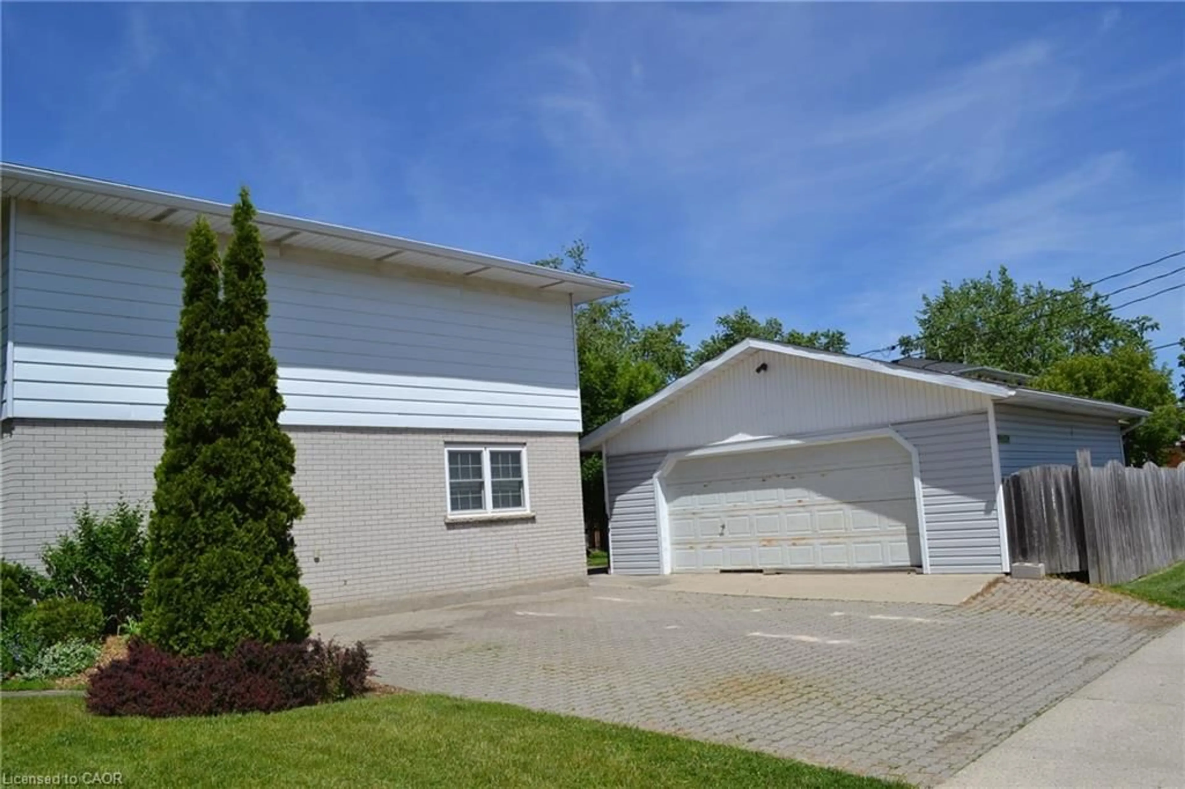 Indoor garage for 94 First Street West St, Elmira Ontario N3B 1G9