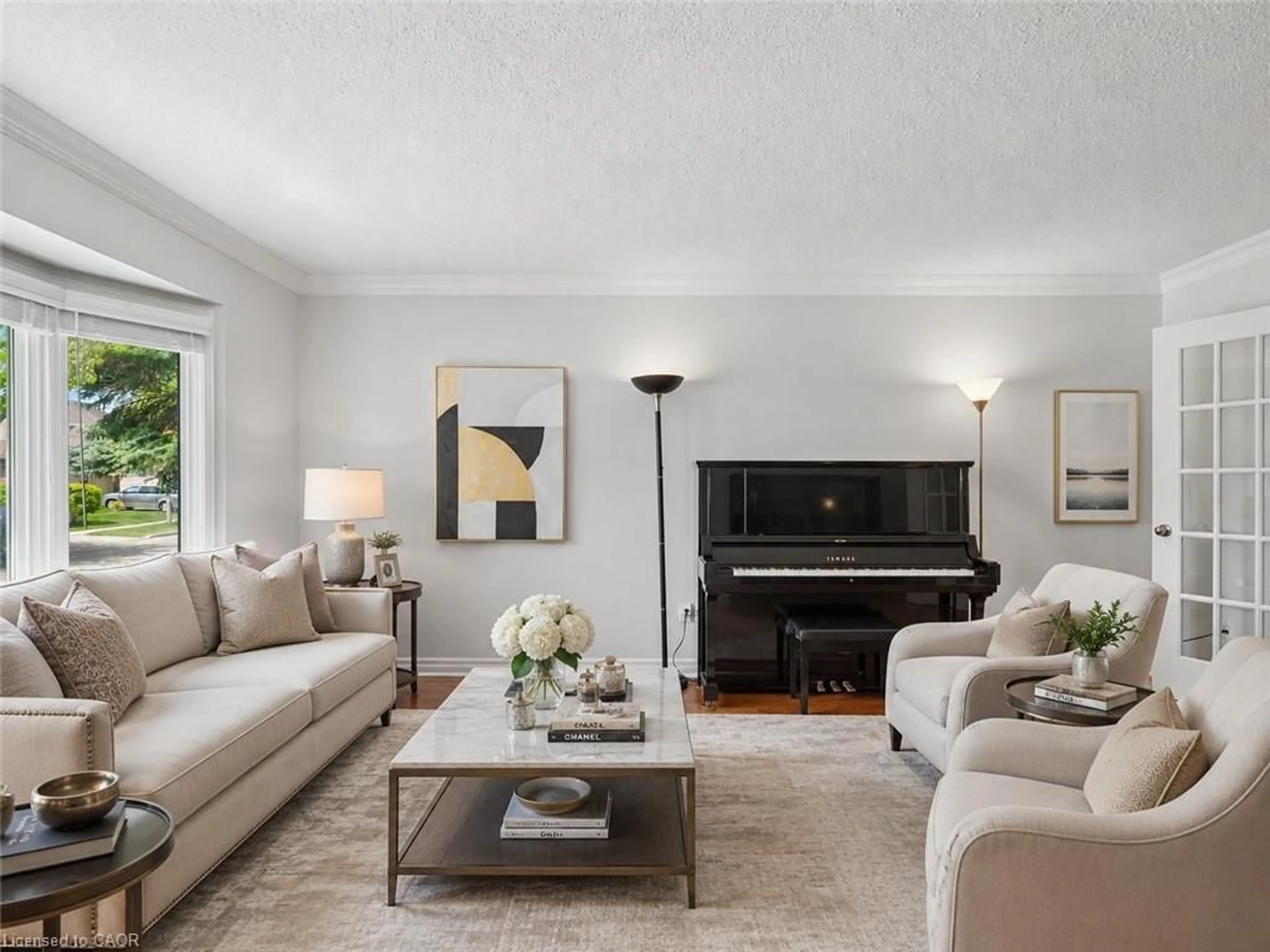 Living room with furniture, unknown for 560 Chillingham Cres, Oakville Ontario L6J 2P2