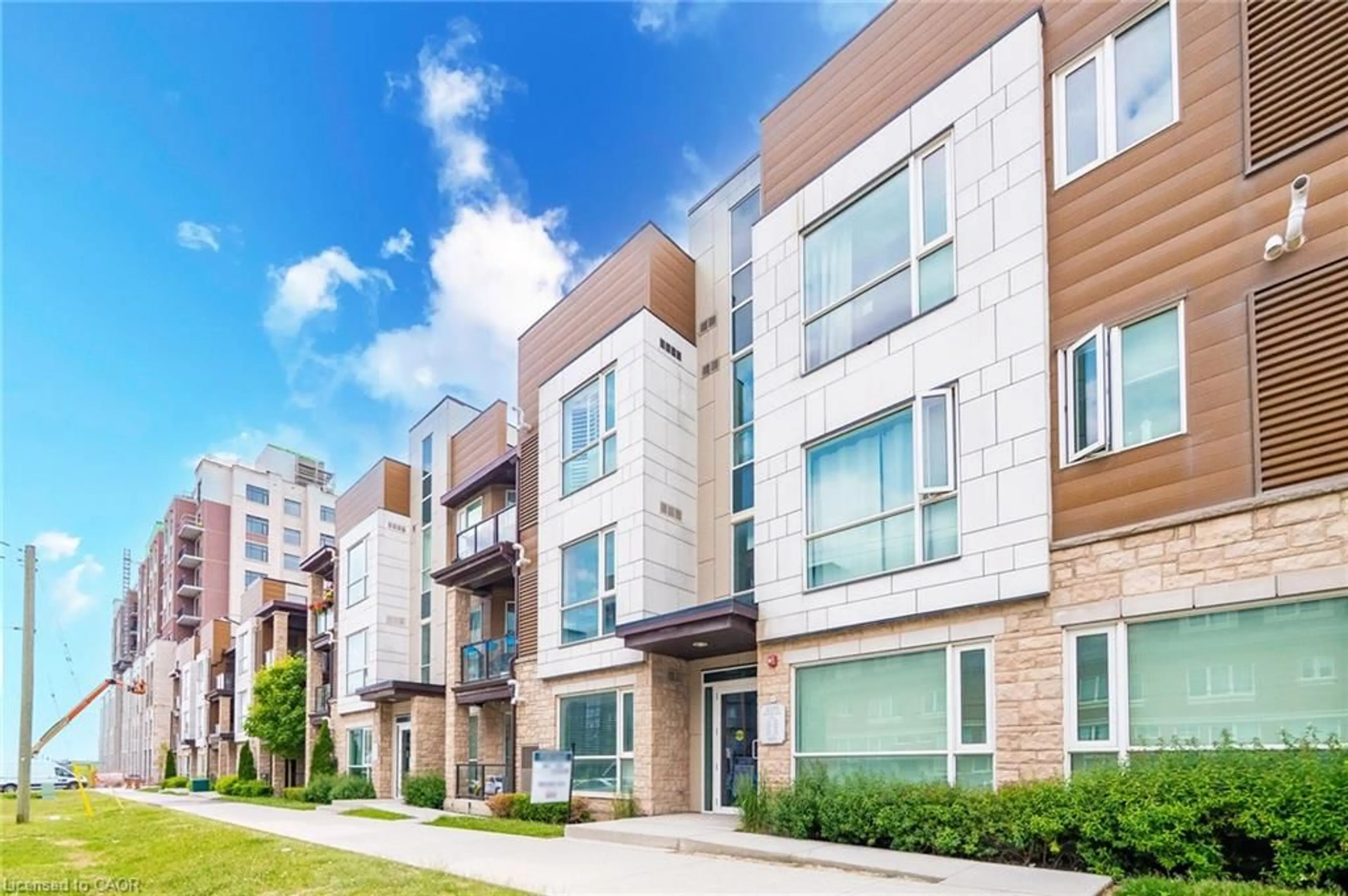 Home with brick exterior material, building for 2370 Khalsa Gate #306, Oakville Ontario L6M 1P5