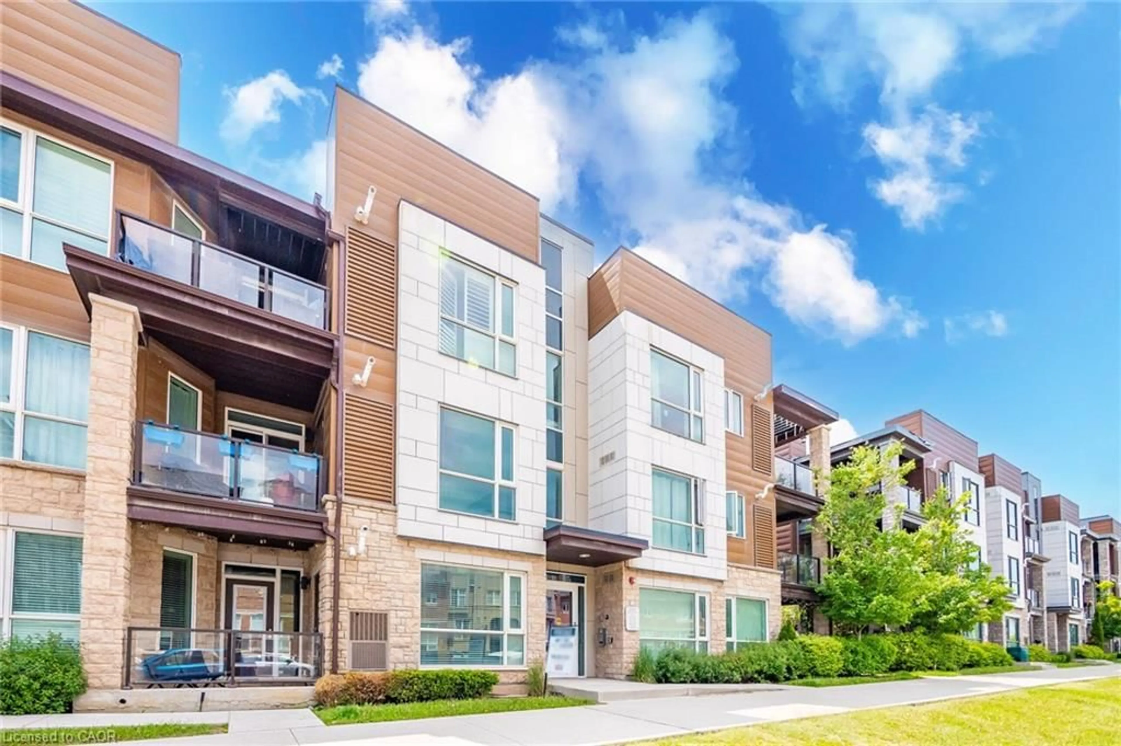 Home with brick exterior material, unknown for 2370 Khalsa Gate #306, Oakville Ontario L6M 1P5
