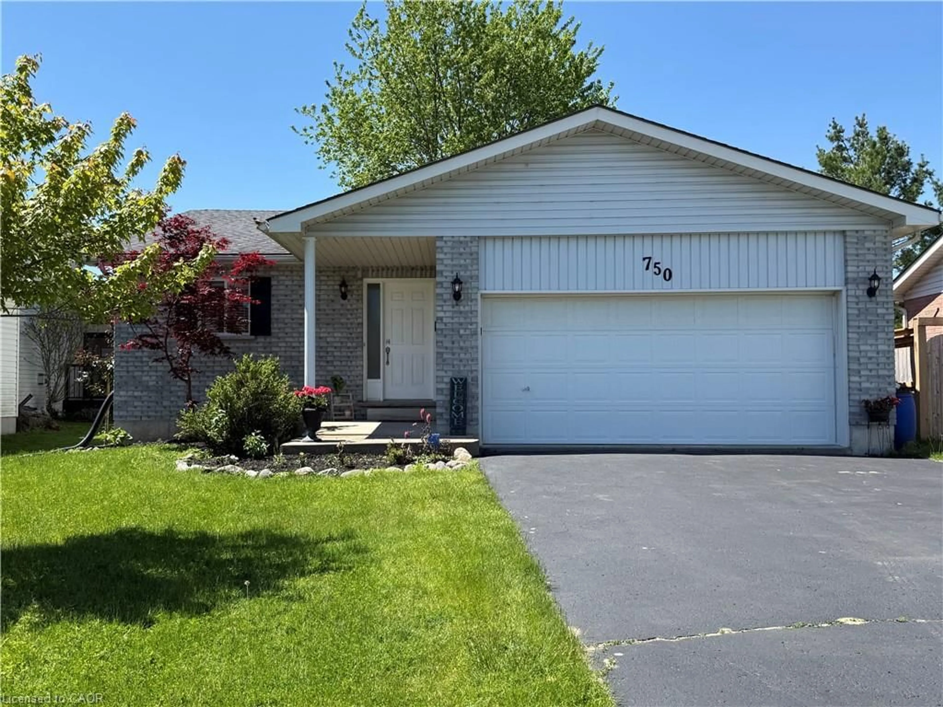 Home with vinyl exterior material, street for 750 Lavery St, Listowel Ontario N4W 3T4