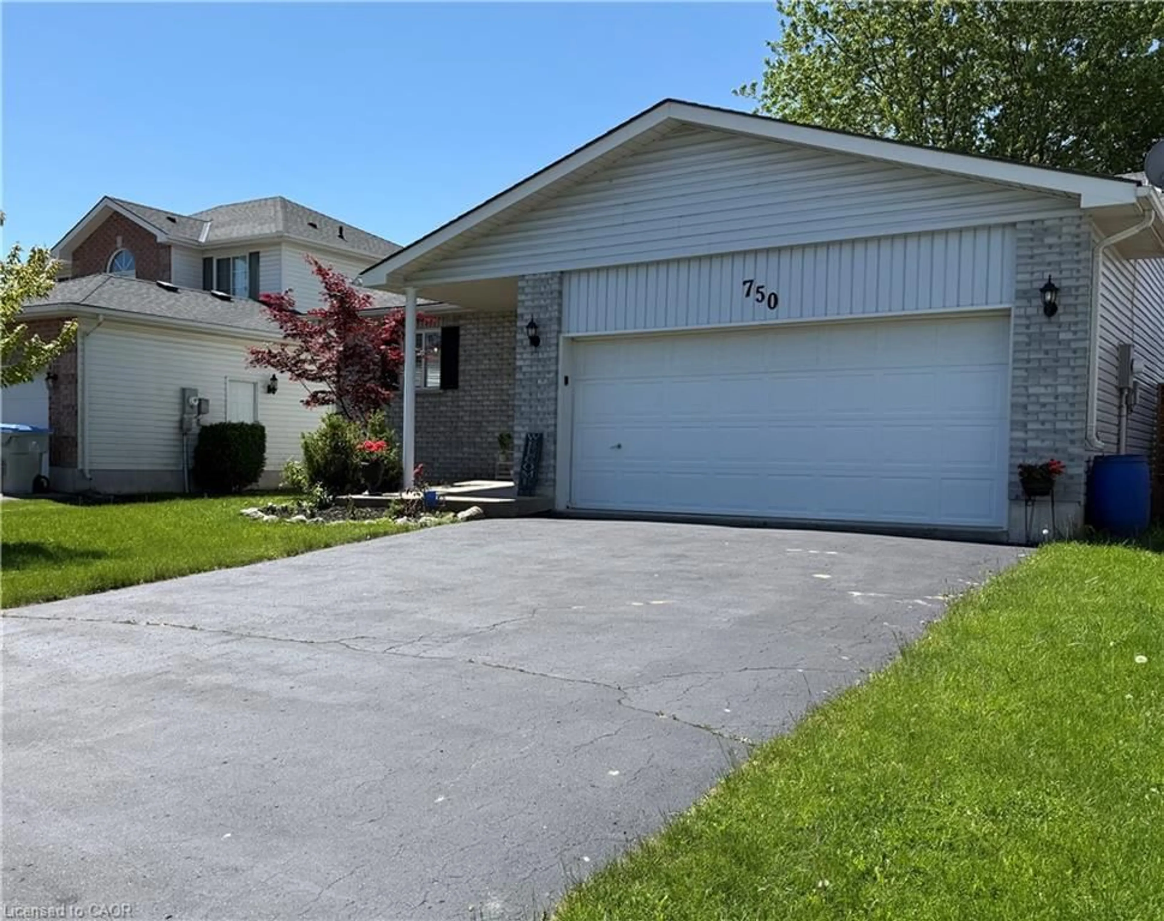 Home with vinyl exterior material, street for 750 Lavery St, Listowel Ontario N4W 3T4