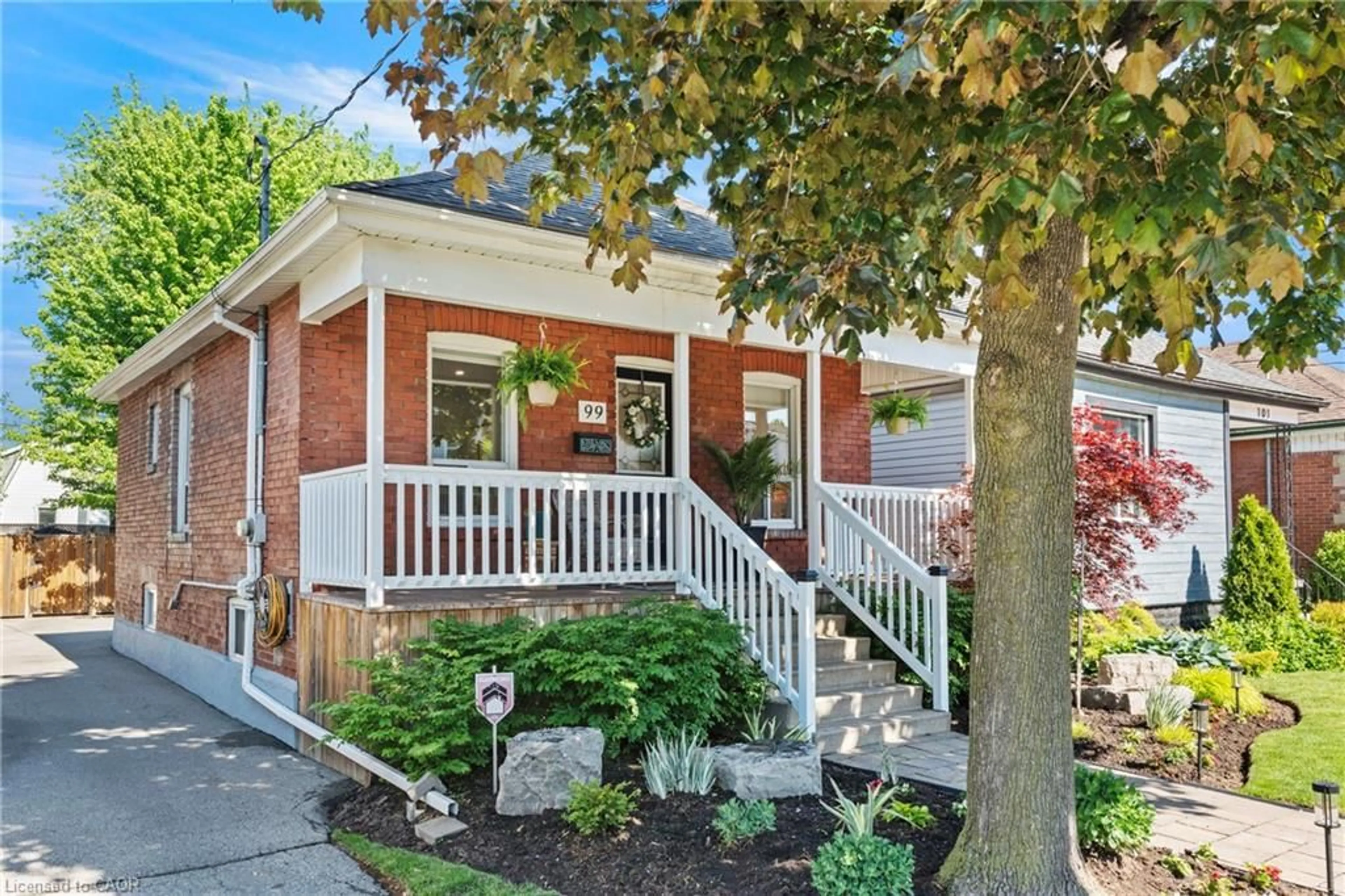 Home with brick exterior material, street for 99 Edgemont St, Hamilton Ontario L8H 4C9