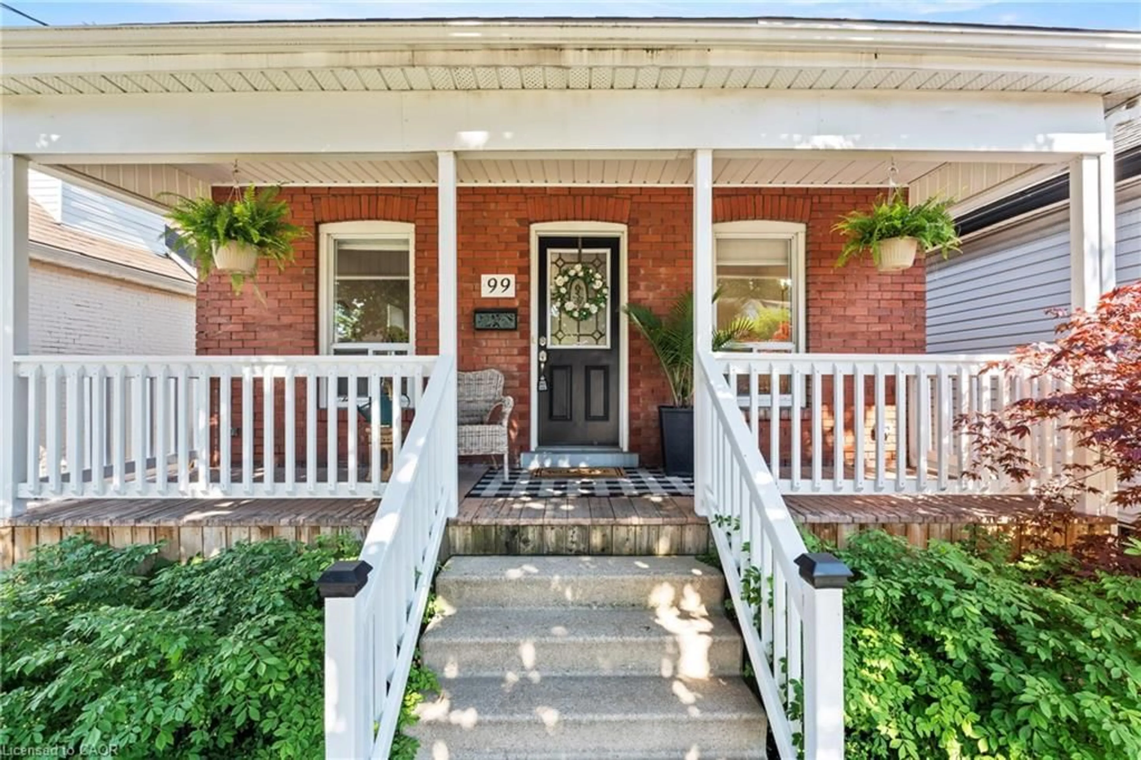 Home with brick exterior material, street for 99 Edgemont St, Hamilton Ontario L8H 4C9