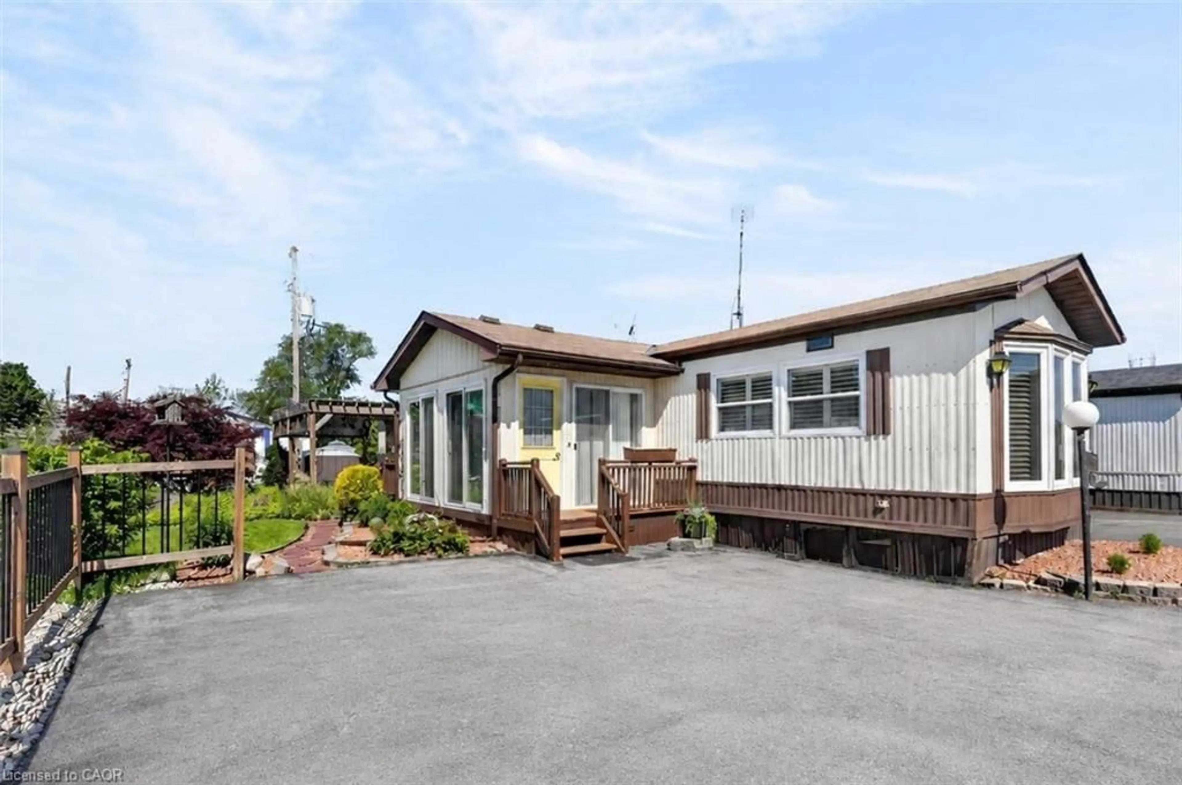 Patio, street for 4450 David Lane, Beamsville Ontario L3J 0W1