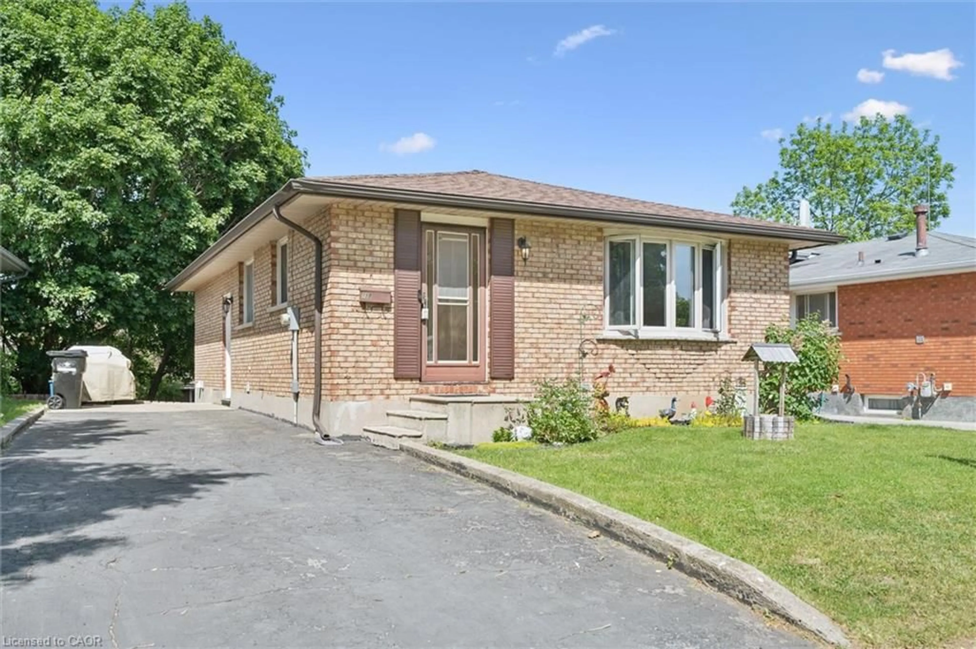 Home with brick exterior material, street for 189 Johanna Dr, Cambridge Ontario N1S 4C4