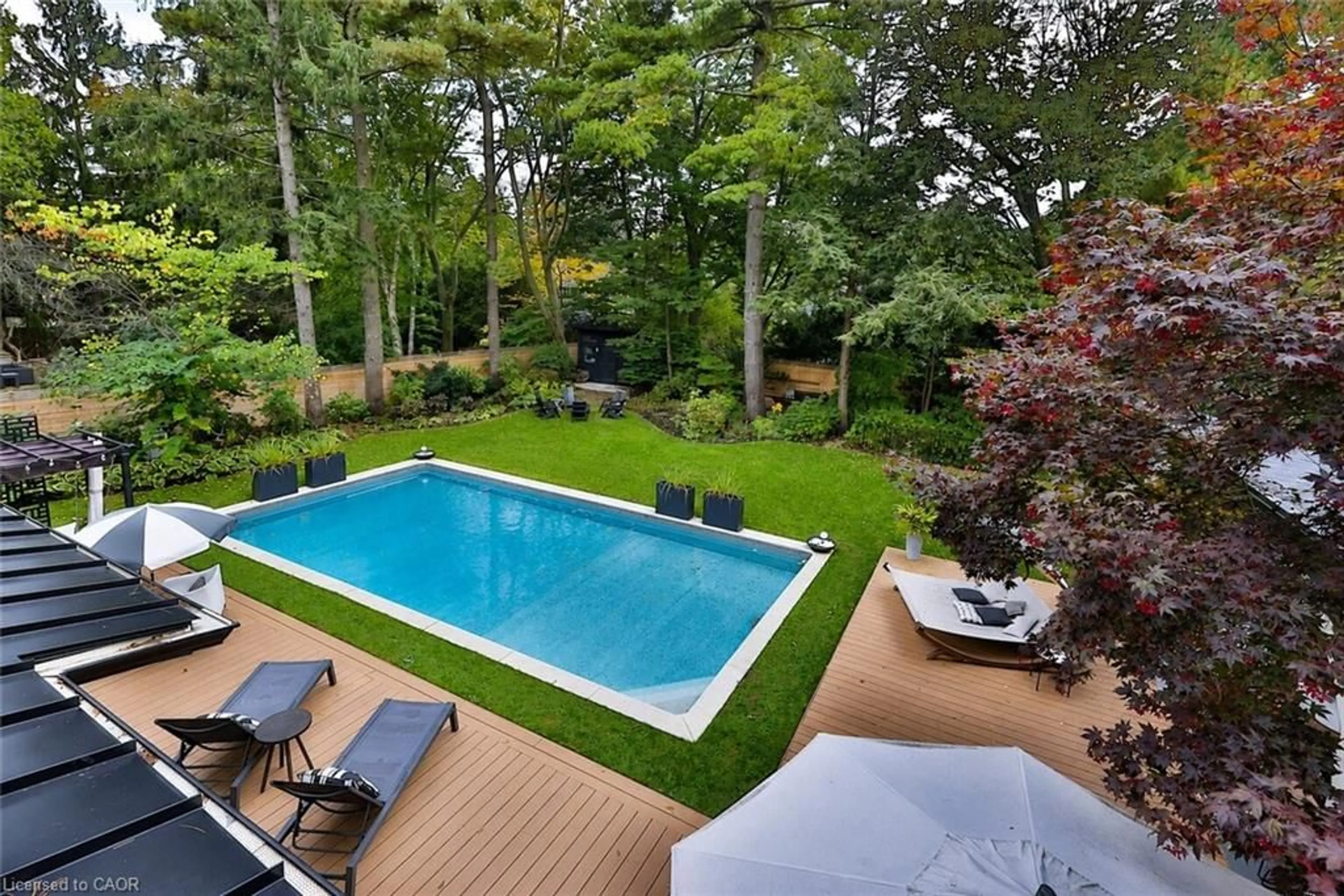 Pool for 200 Chartwell Rd, Oakville Ontario L6J 3Z8