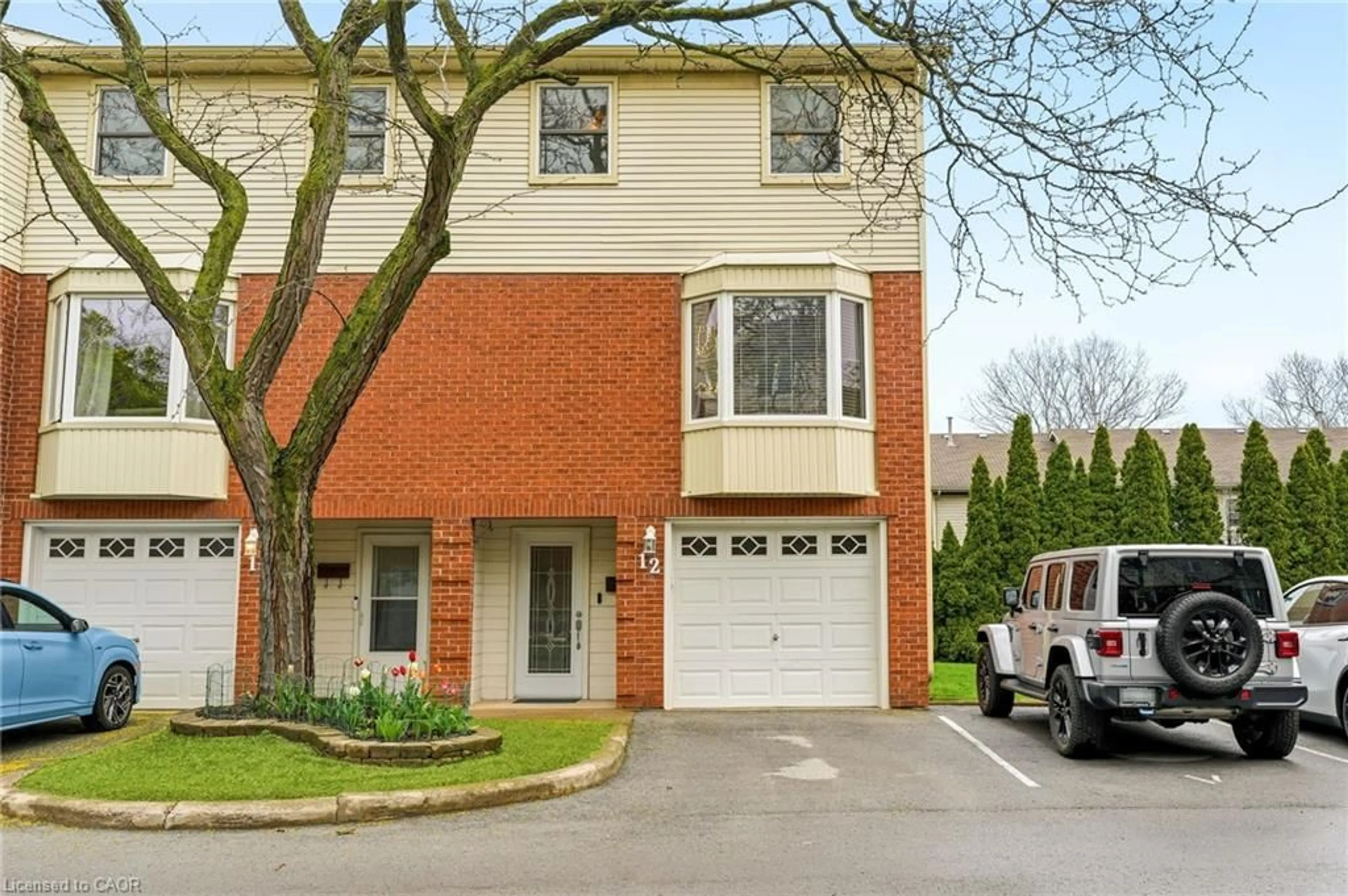 Home with brick exterior material, street for 130 Livingston Ave #12, Grimsby Ontario L3M 4W5