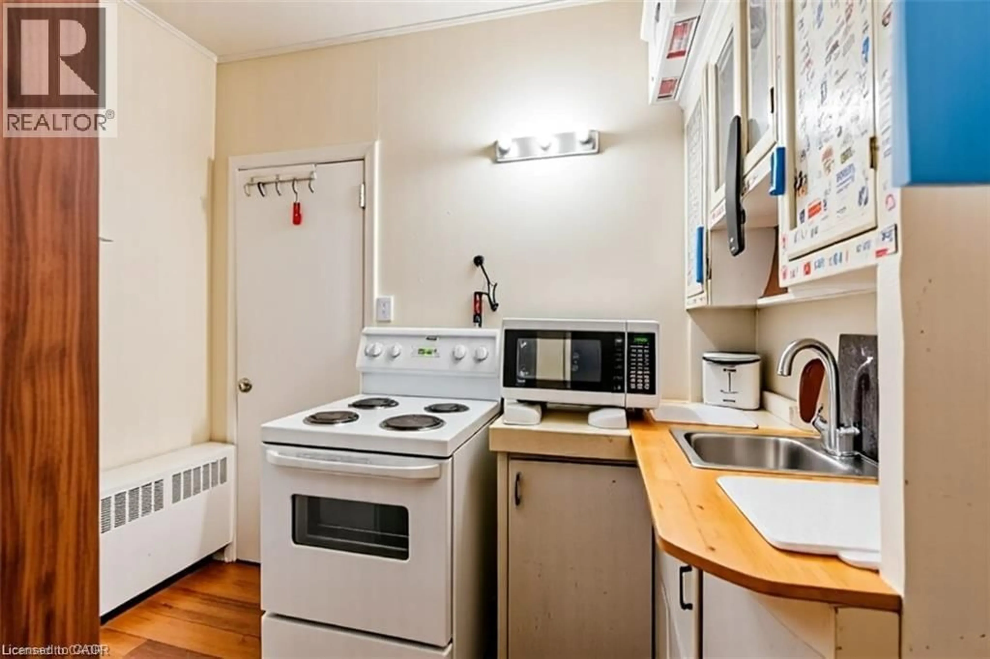 Standard kitchen, unknown for 172 Markland St, Hamilton Ontario L8P 2K5