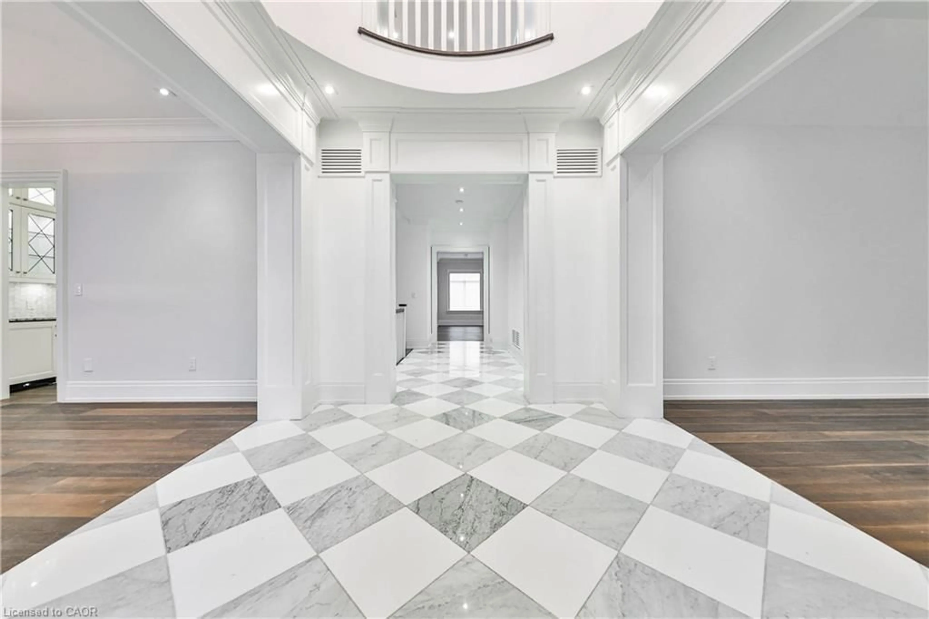 Indoor foyer for 482 Morrison Rd, Oakville Ontario L6J 4K5