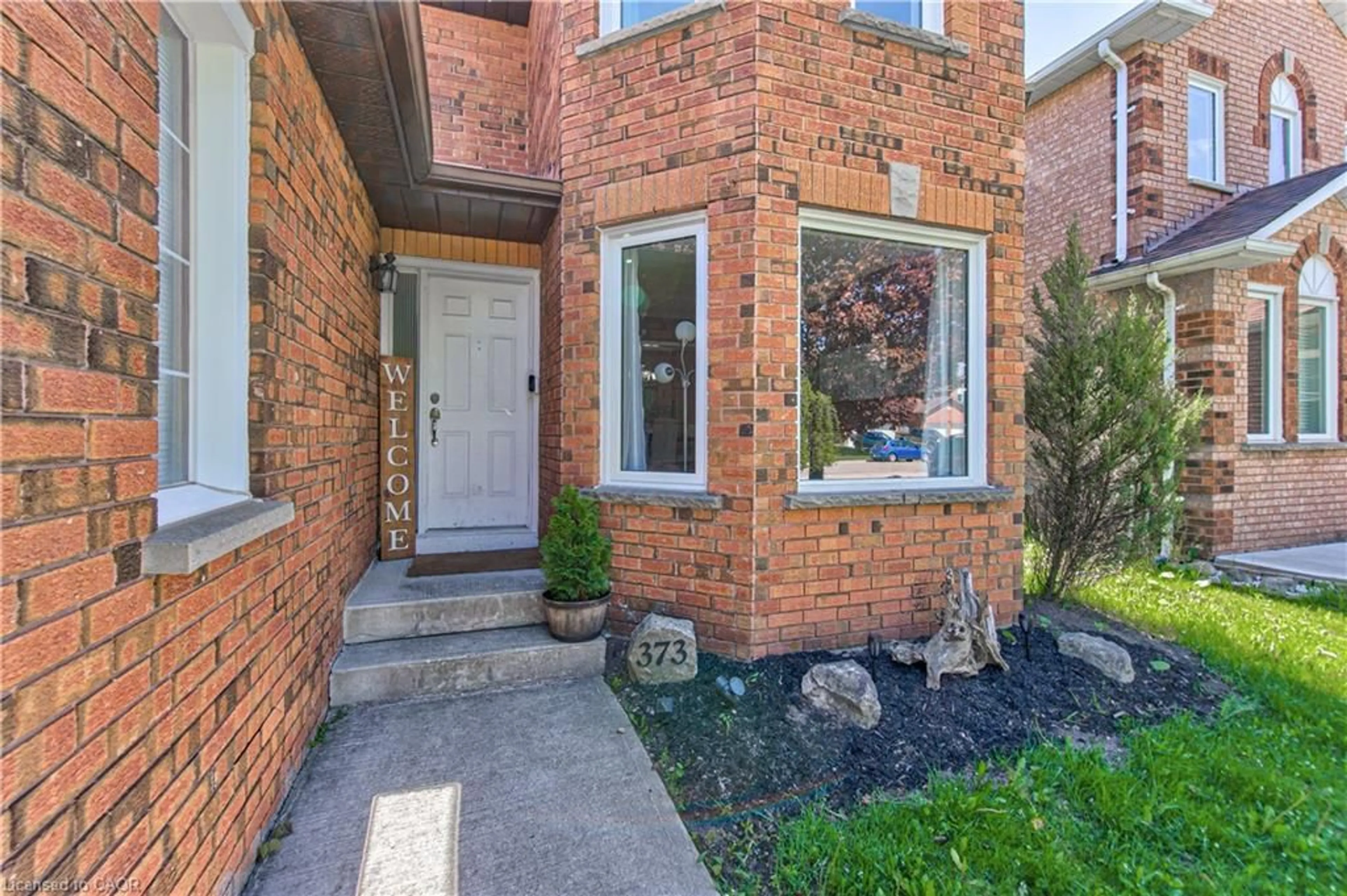 Home with brick exterior material, street for 373 Saginaw Pky, Cambridge Ontario N1T 1M5