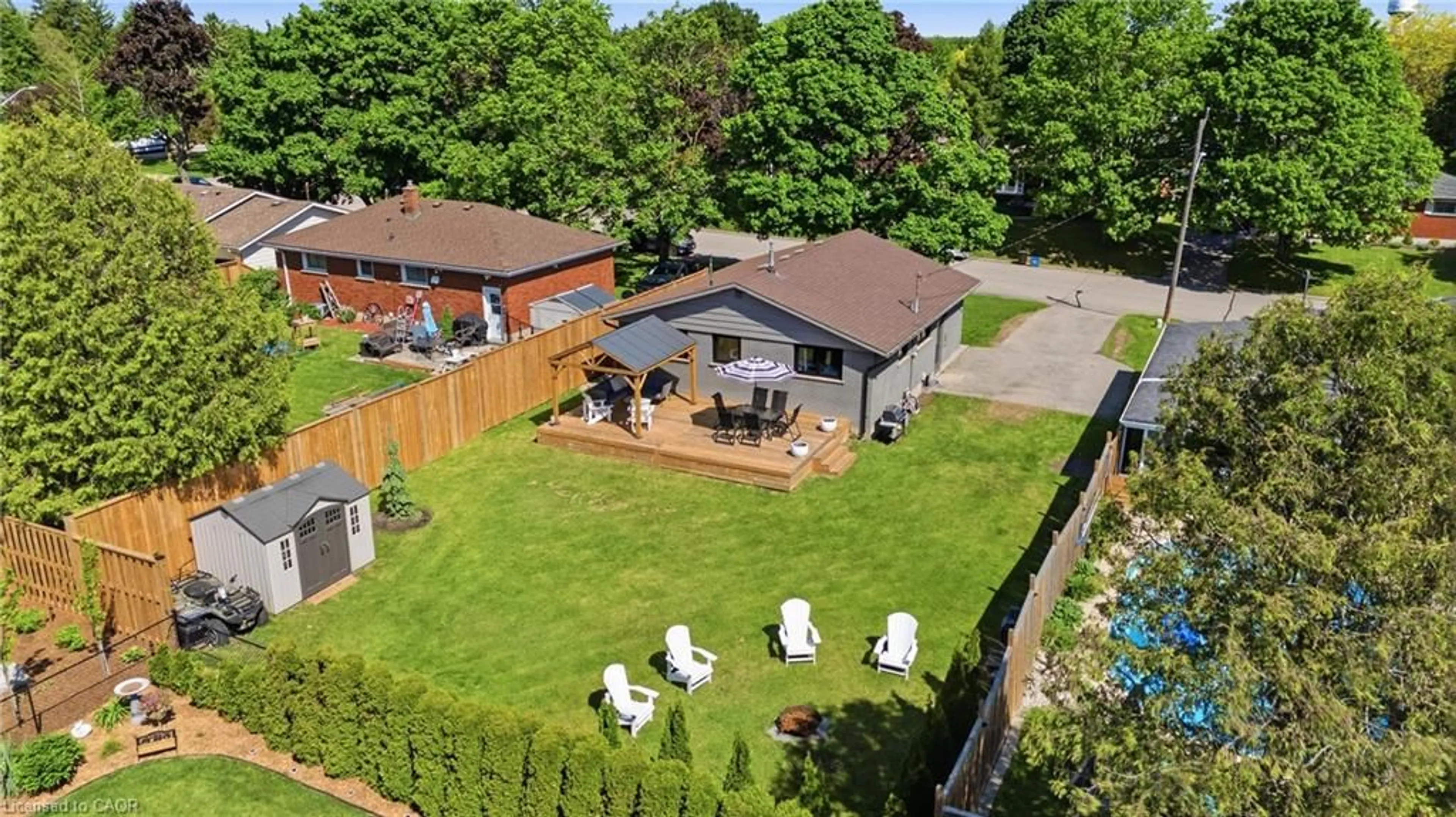 A pic from outside/outdoor area/front of a property/back of a property/a pic from drone, unknown for 6 Mccammon St, Paris Ontario N3L 1V9