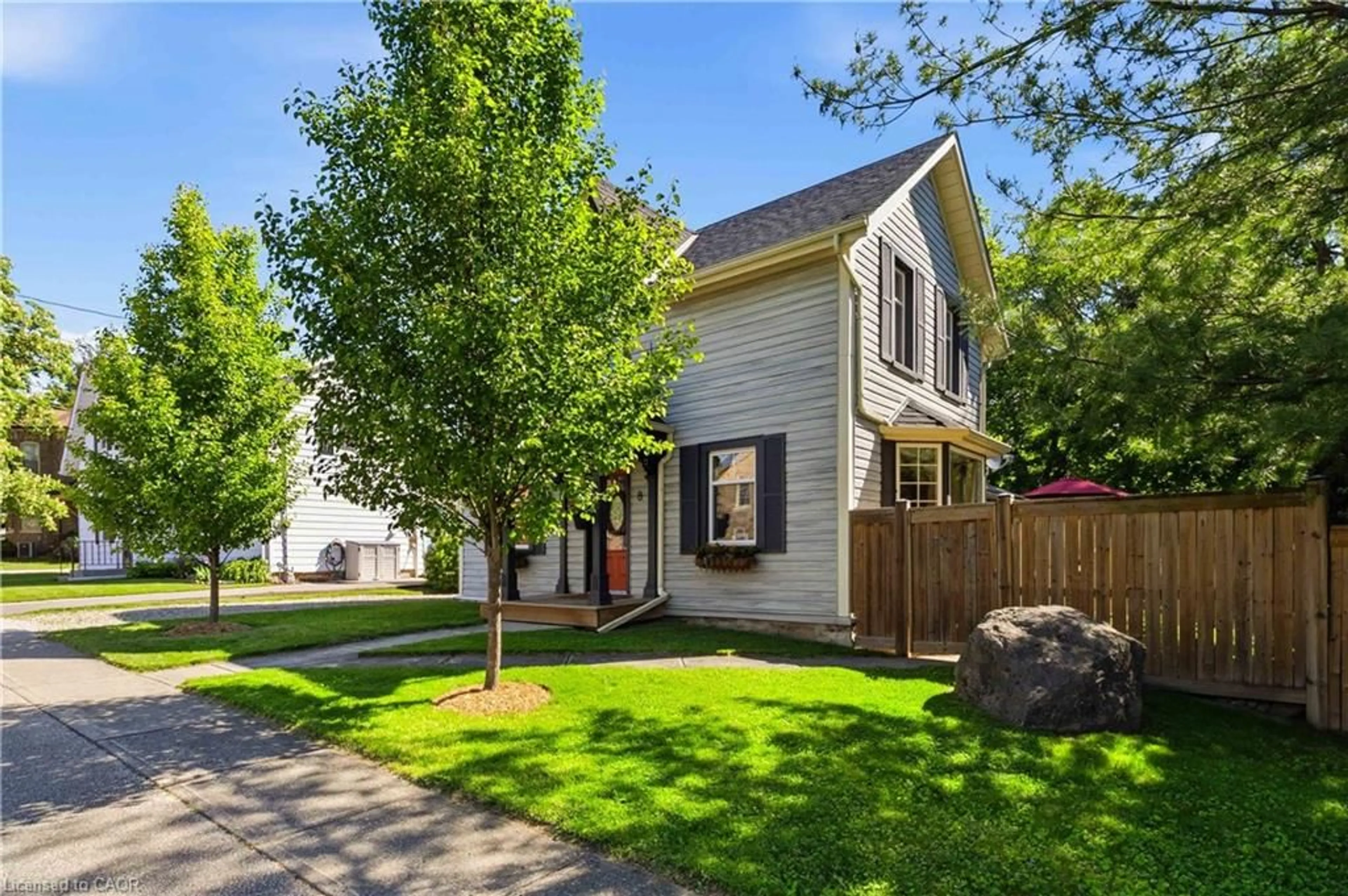 Home with vinyl exterior material, street for 8 Tolhurst Ave, St. George Ontario N0E 1N0