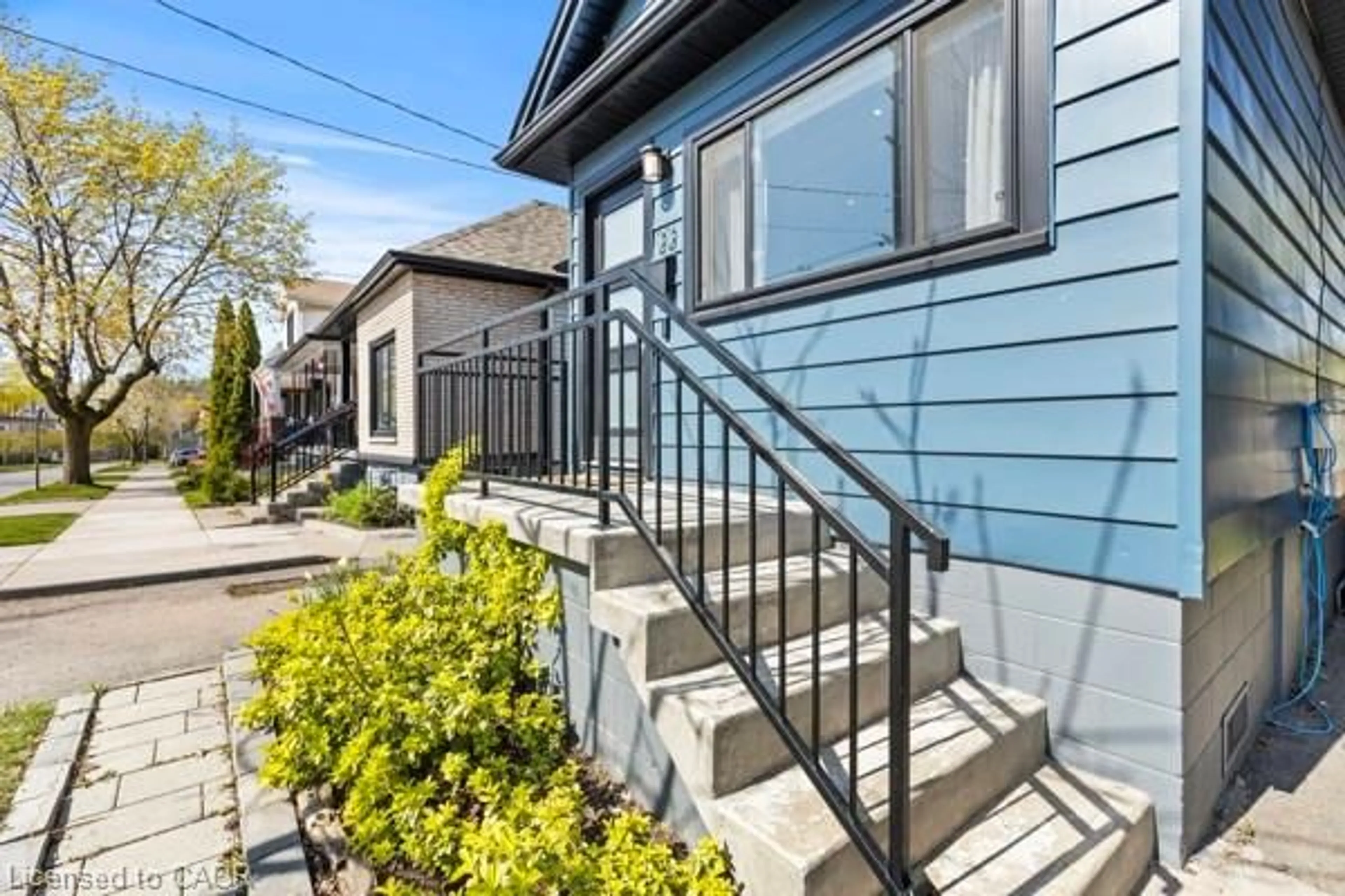 Unknown for 33 Huxley Ave, Hamilton Ontario L8H 4P1