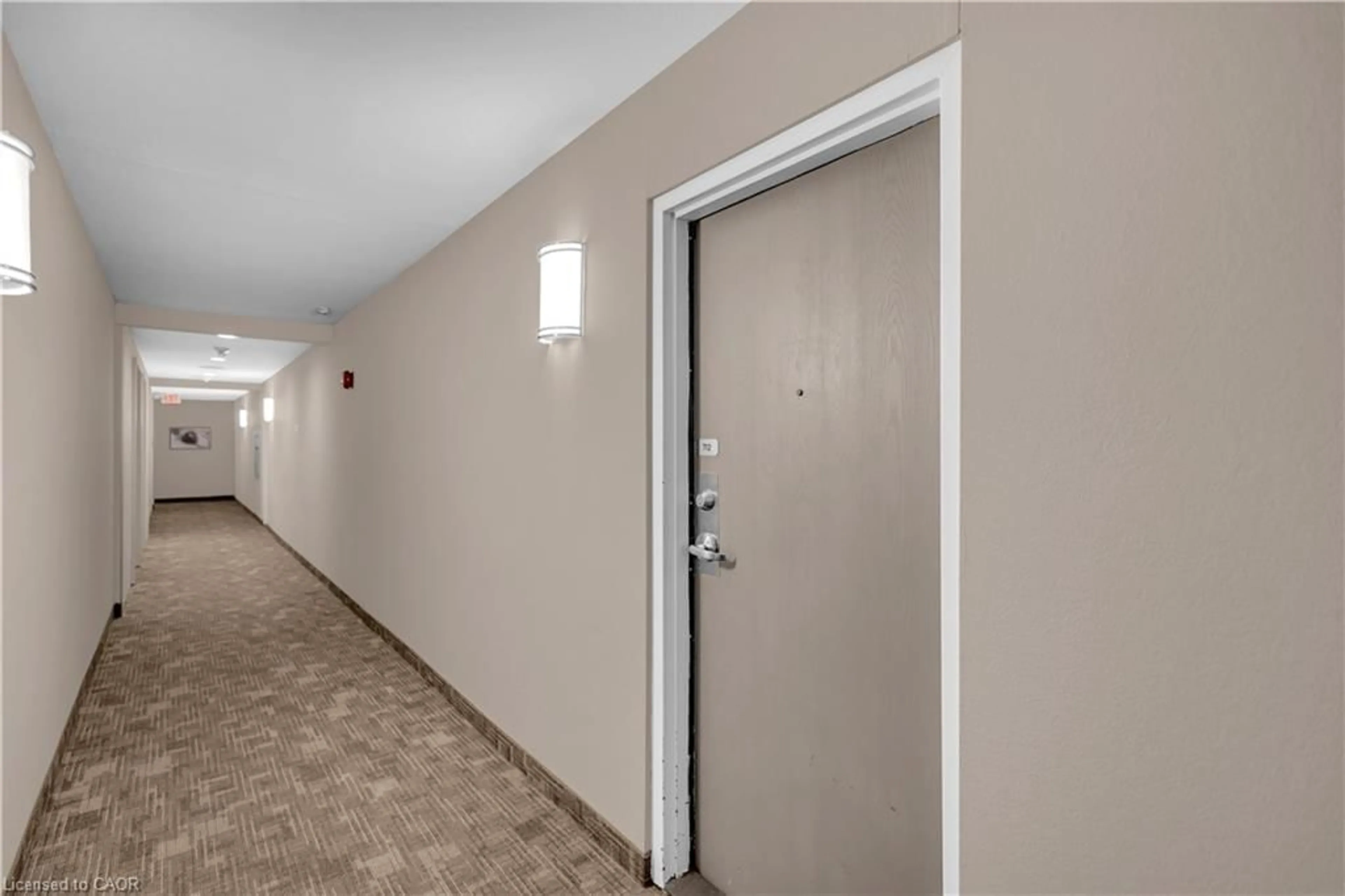 Indoor foyer for 200 Jamieson Pky #712, Cambridge Ontario N3C 4B5