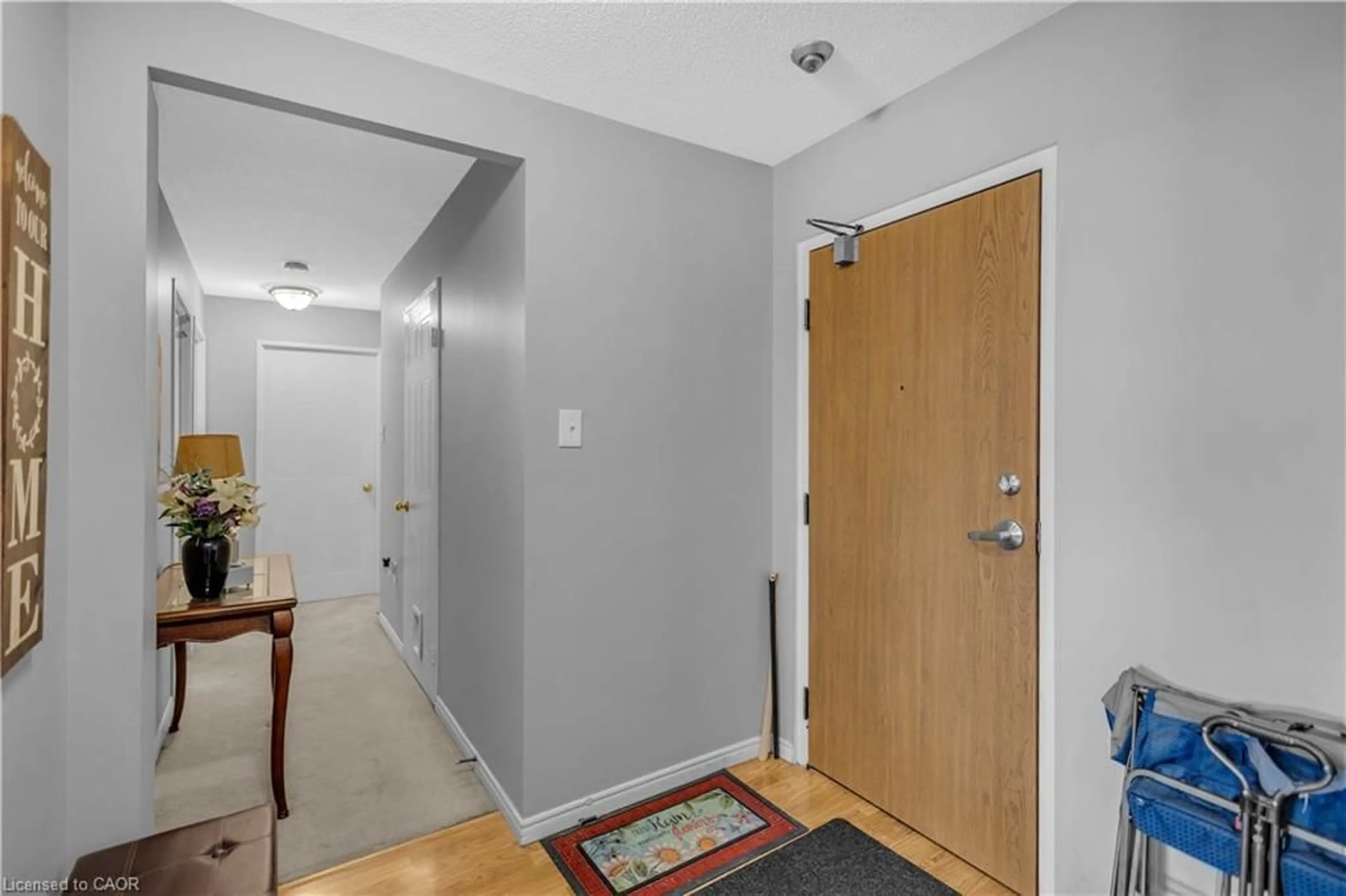 Indoor entryway for 200 Jamieson Pky #712, Cambridge Ontario N3C 4B5
