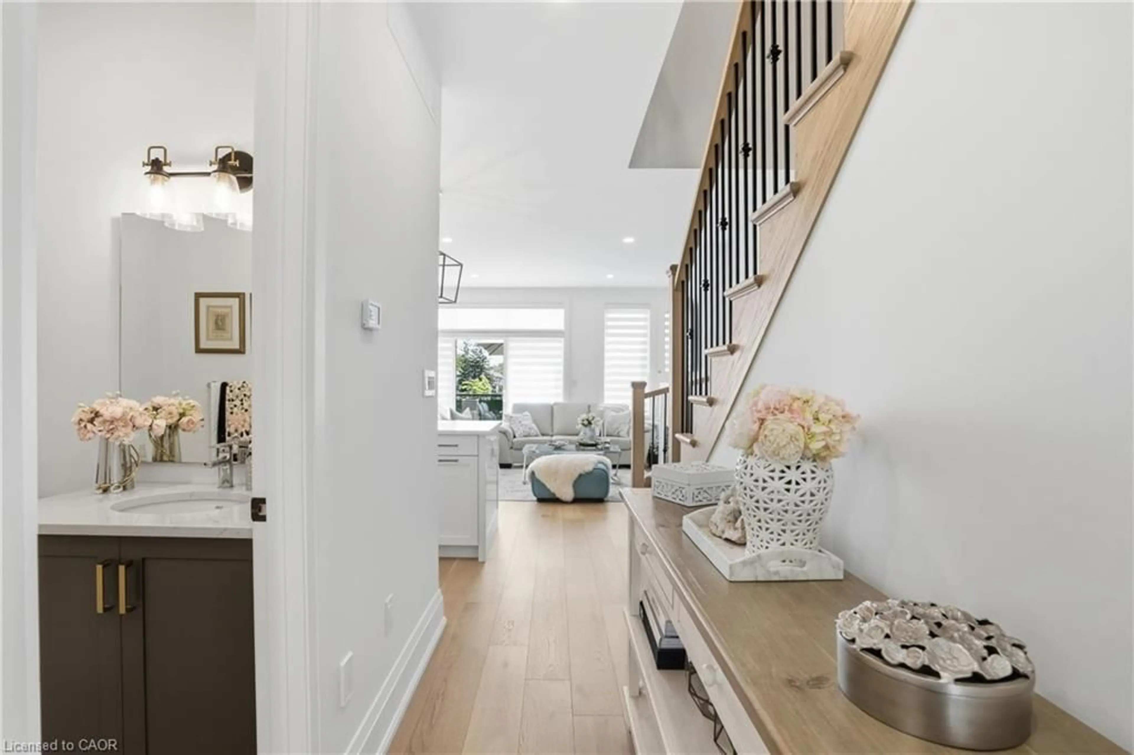 Indoor entryway for 24 Willow Bank Common, St. Catharines Ontario L2S 4C8