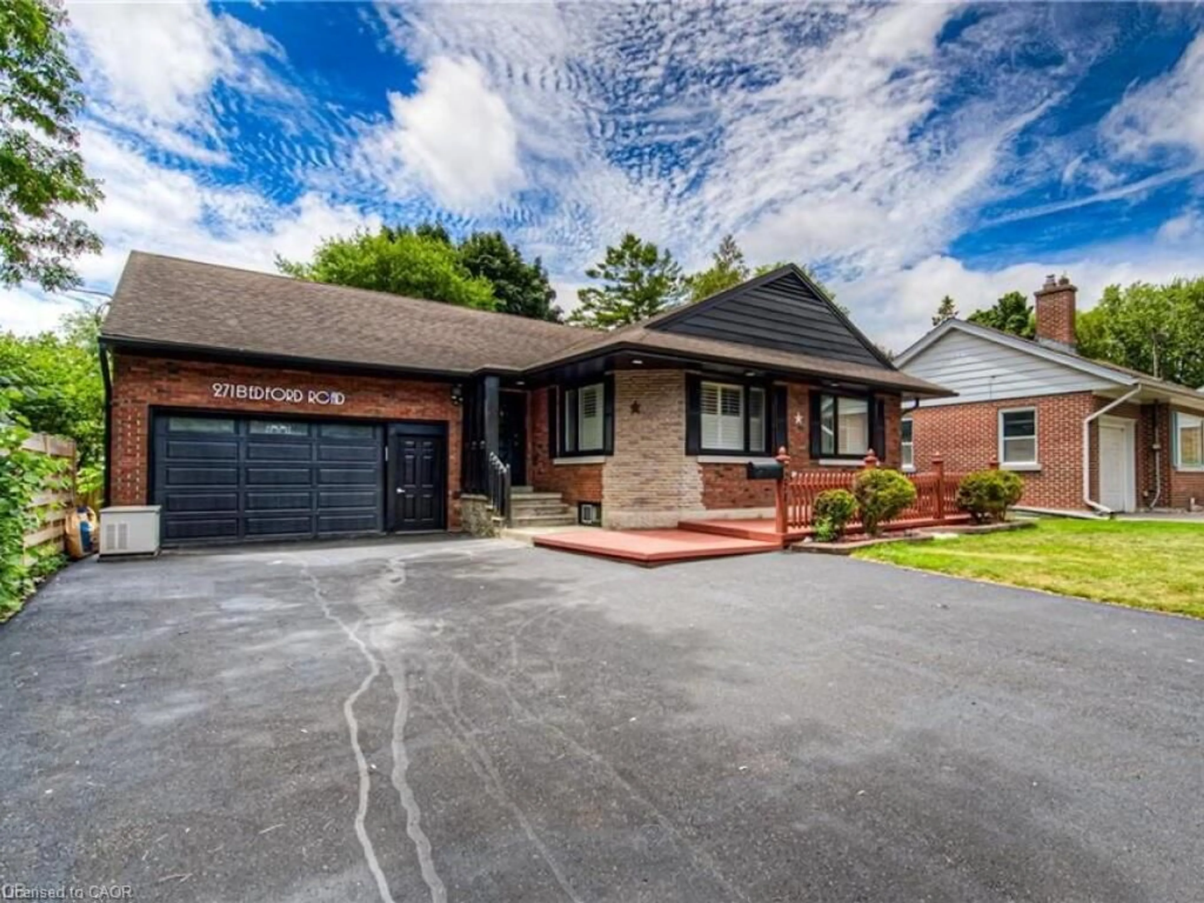Home with brick exterior material, street for 271 Bedford Rd, Kitchener Ontario N2G 3A7