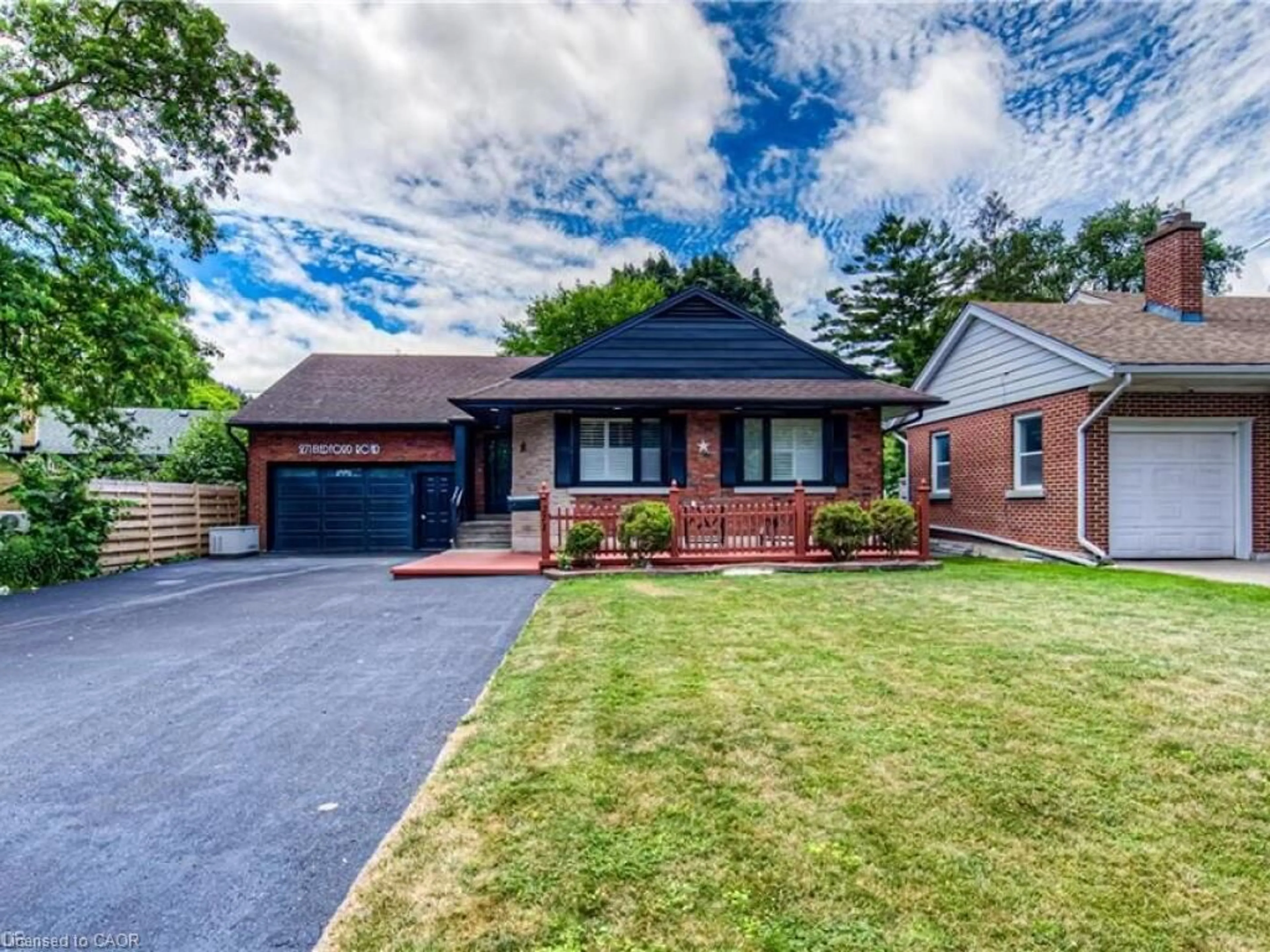 Home with brick exterior material, street for 271 Bedford Rd, Kitchener Ontario N2G 3A7